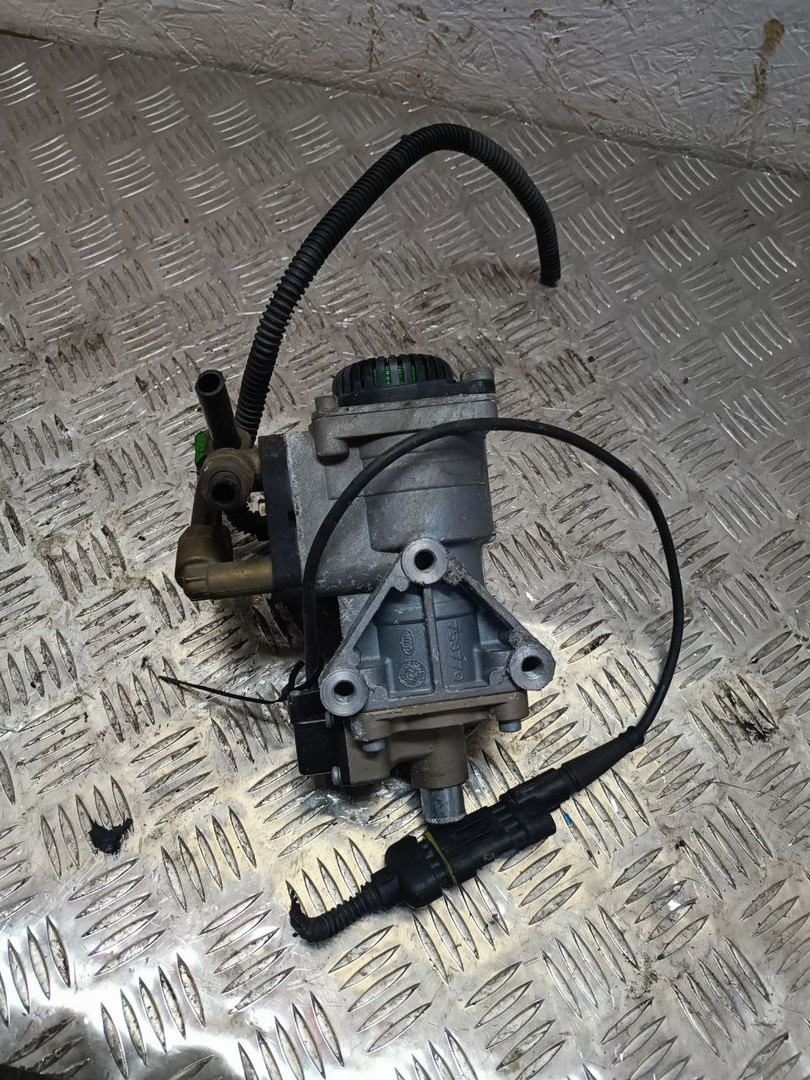 Кран тормозной главный