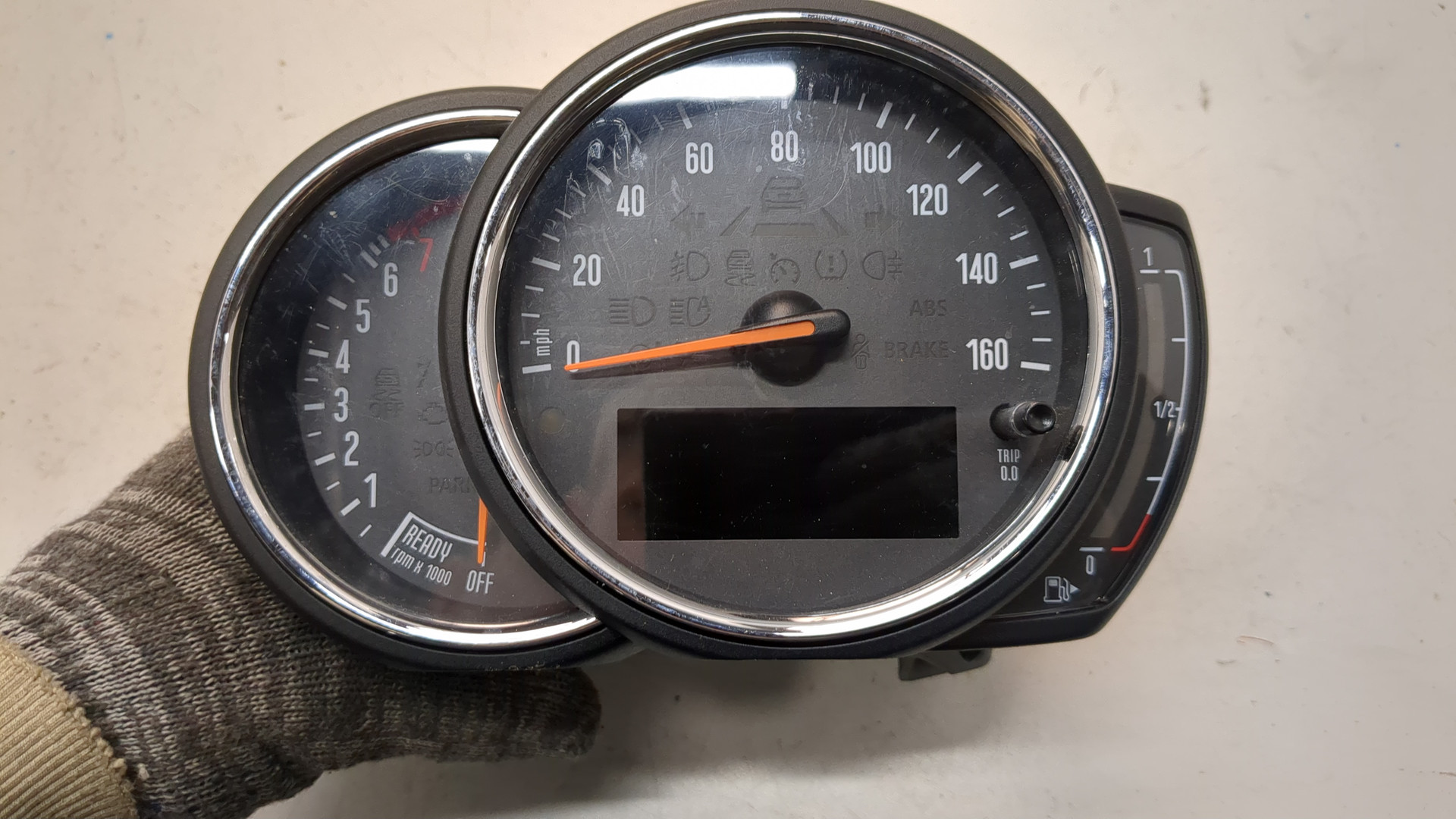 Панель приборов