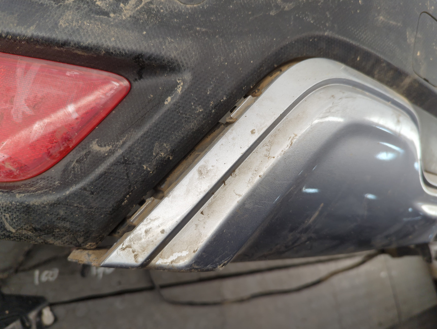 Бампер задний