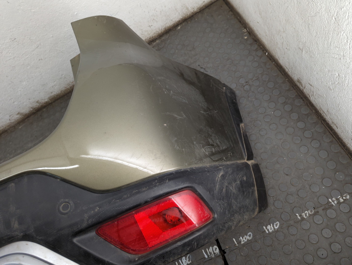 Бампер задний