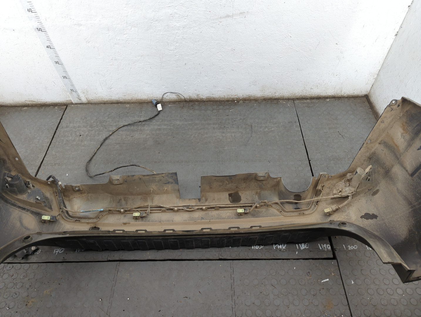 Бампер задний