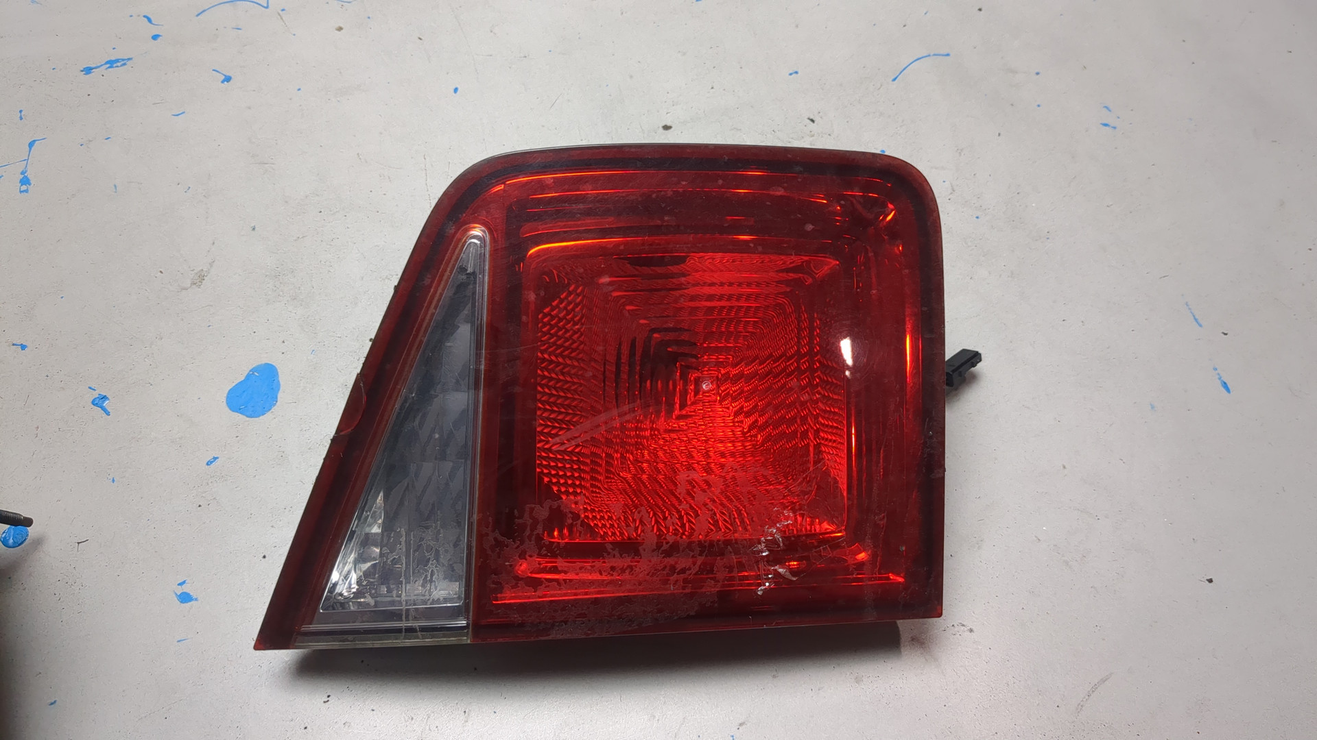 Фонарь задний внутренний левый