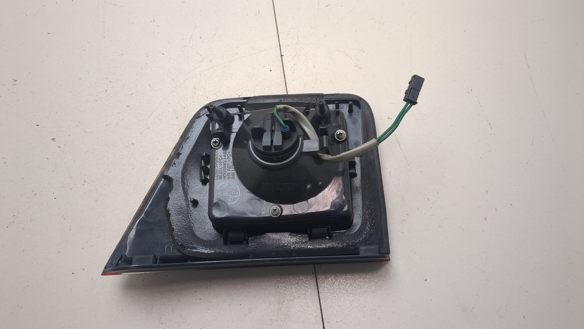 Фонарь задний внутренний правый