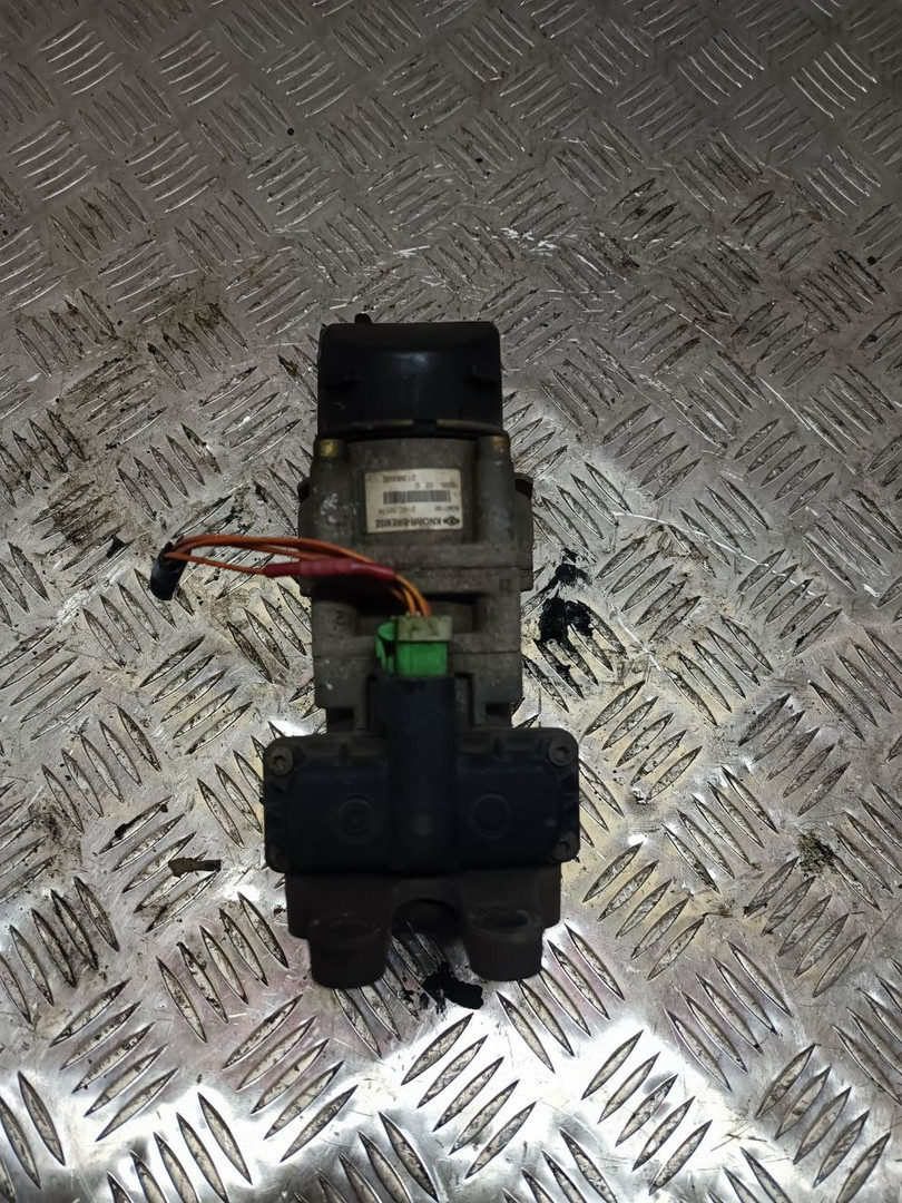 Кран тормозной главный