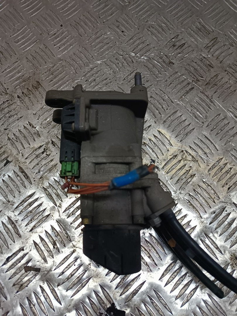 Кран тормозной главный