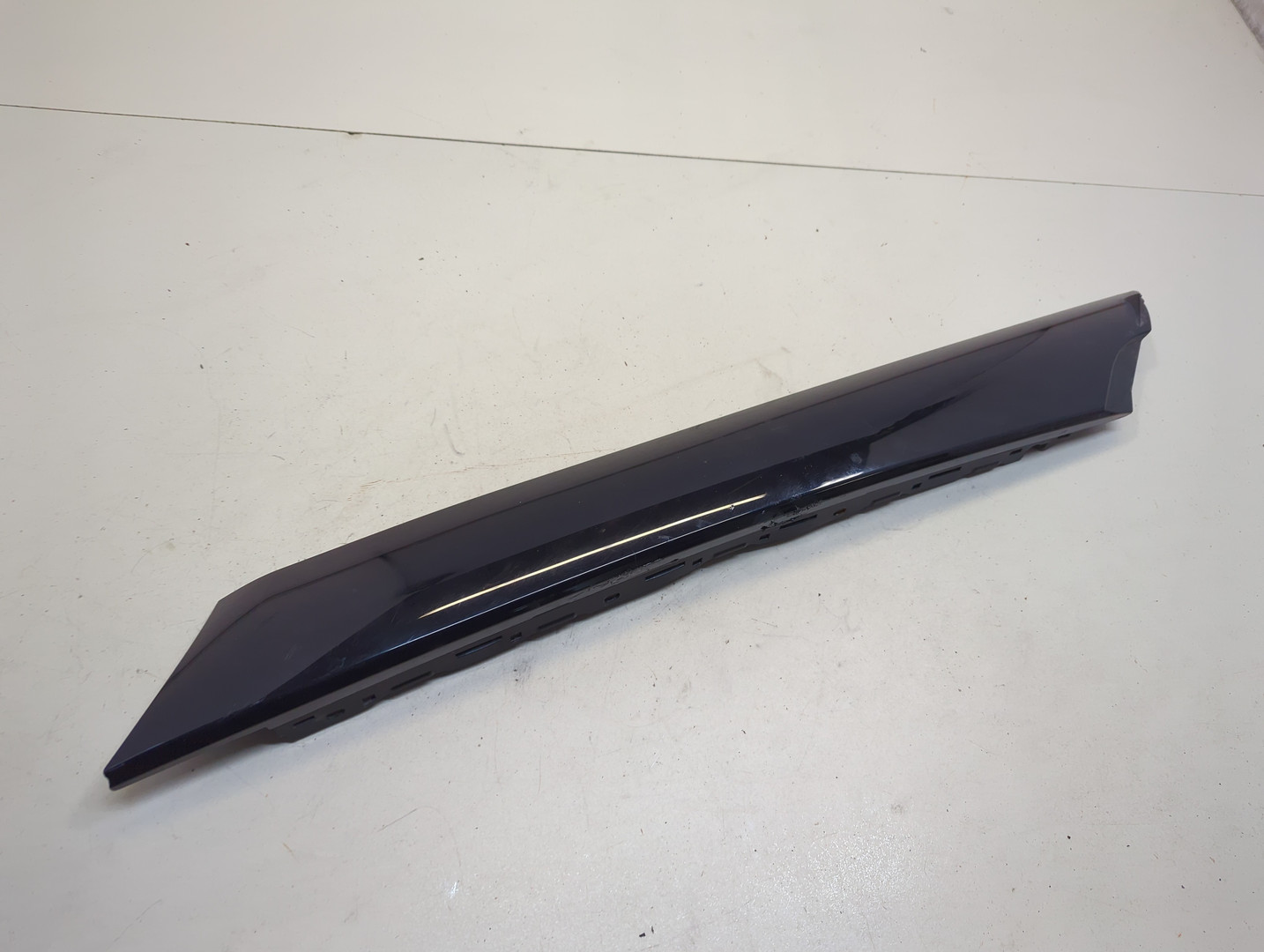 Молдинг лобового стекла