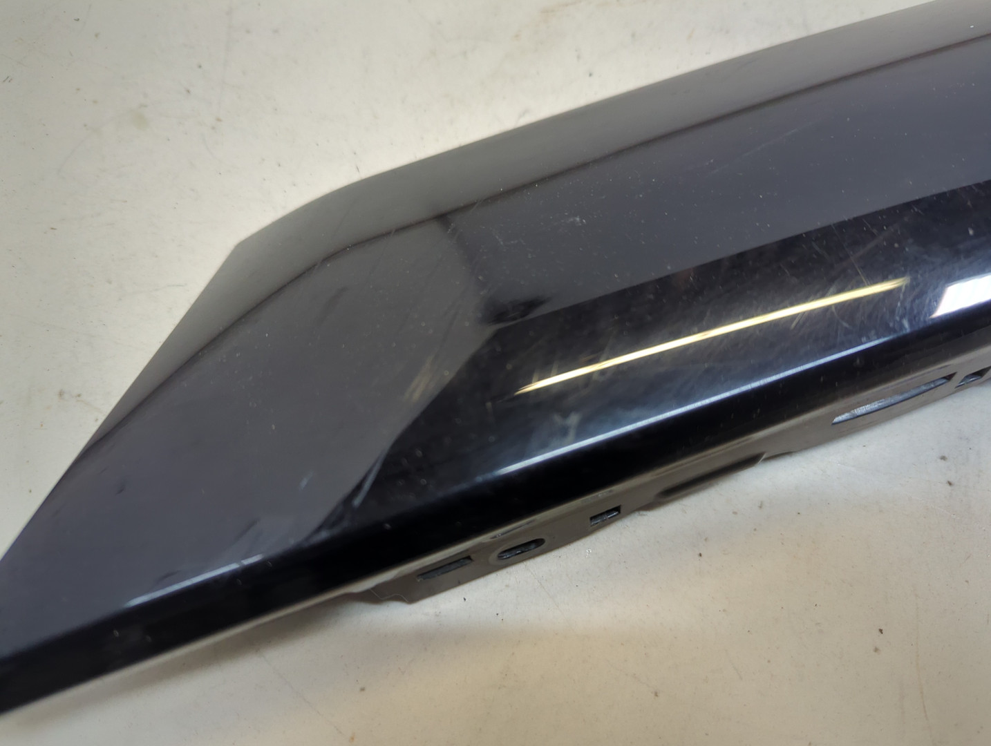 Молдинг лобового стекла