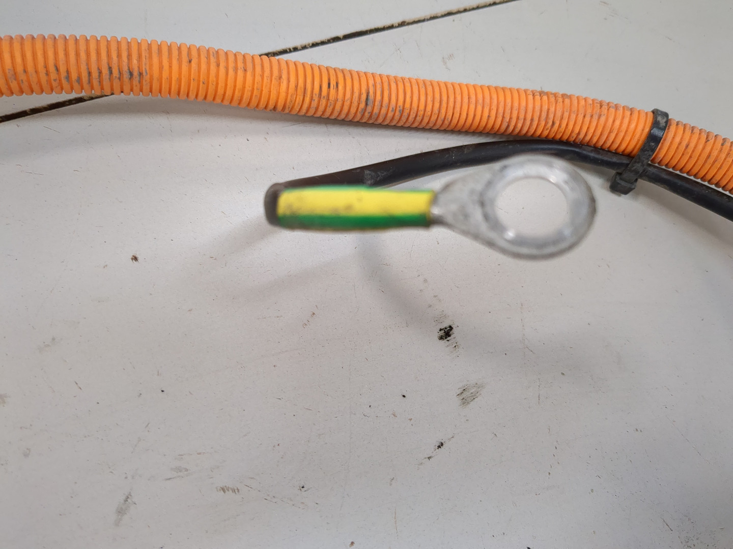 Провод высокого напряжения