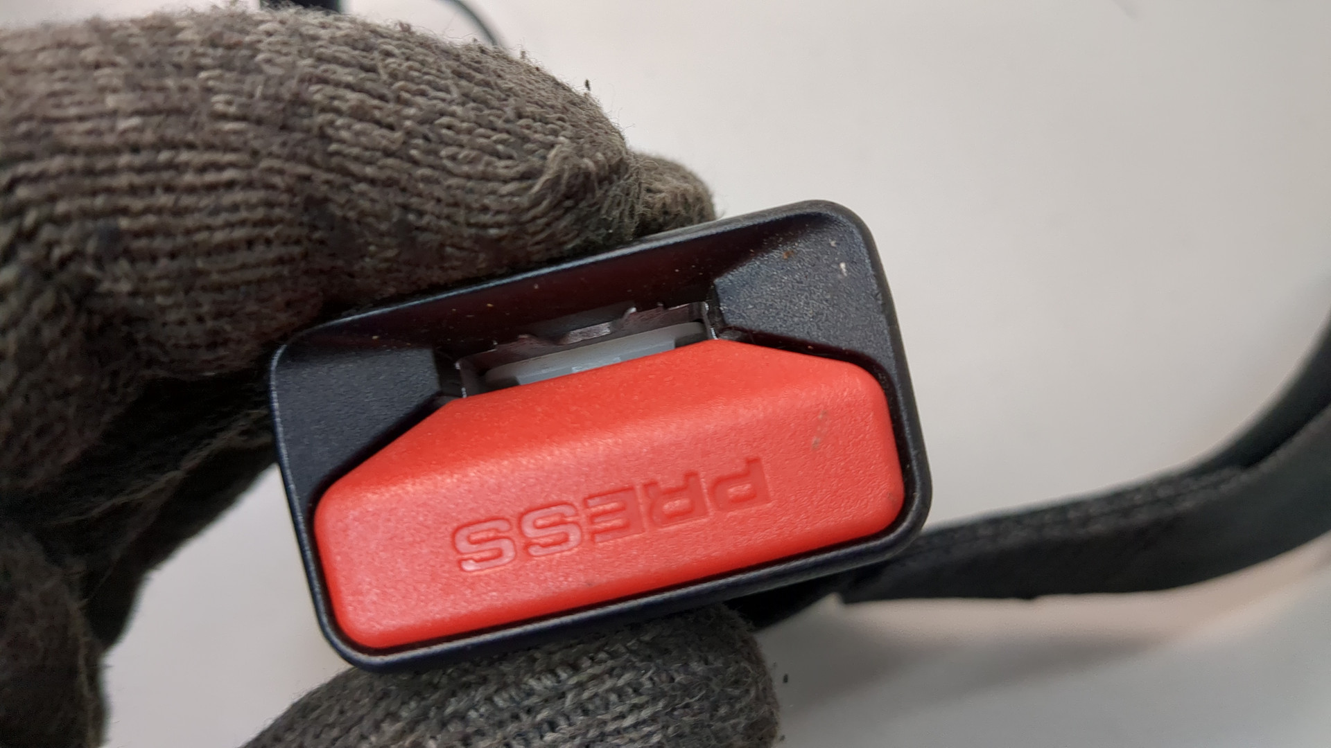 Ответная часть ремня безопасности