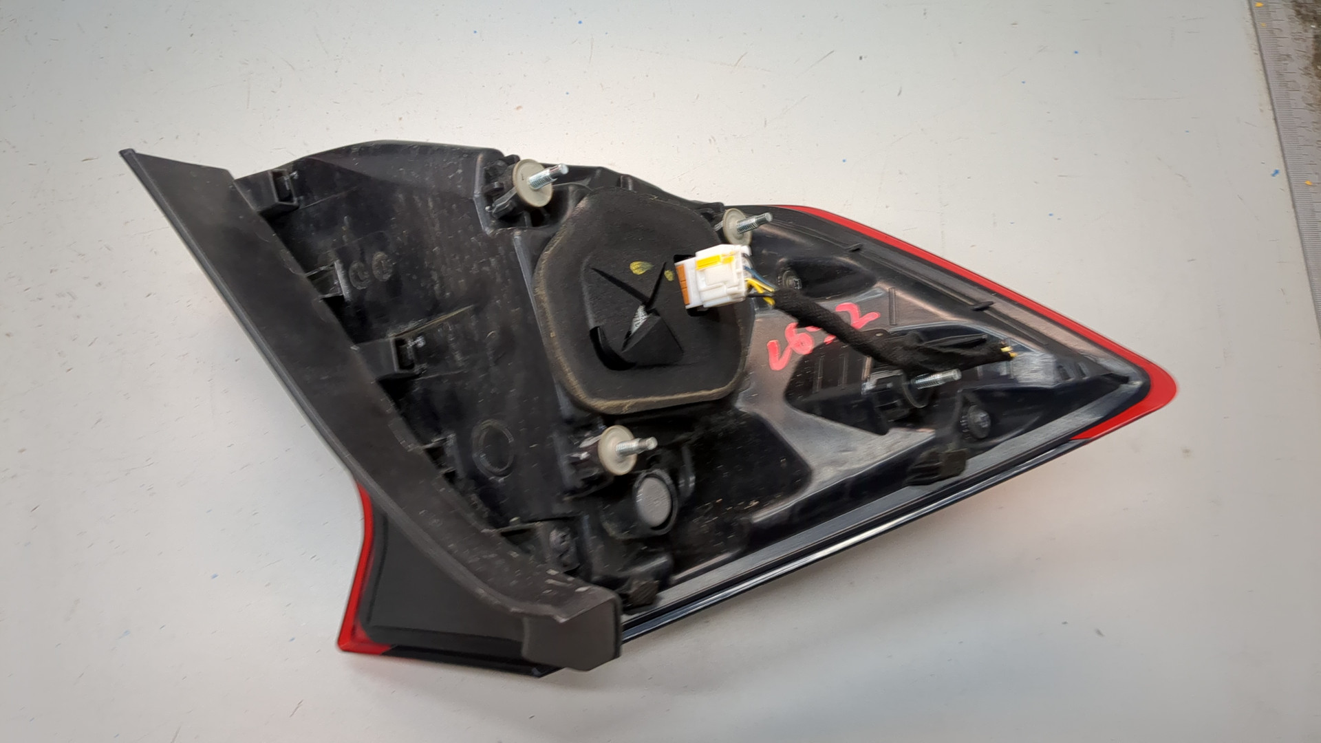 Фонарь задний правый