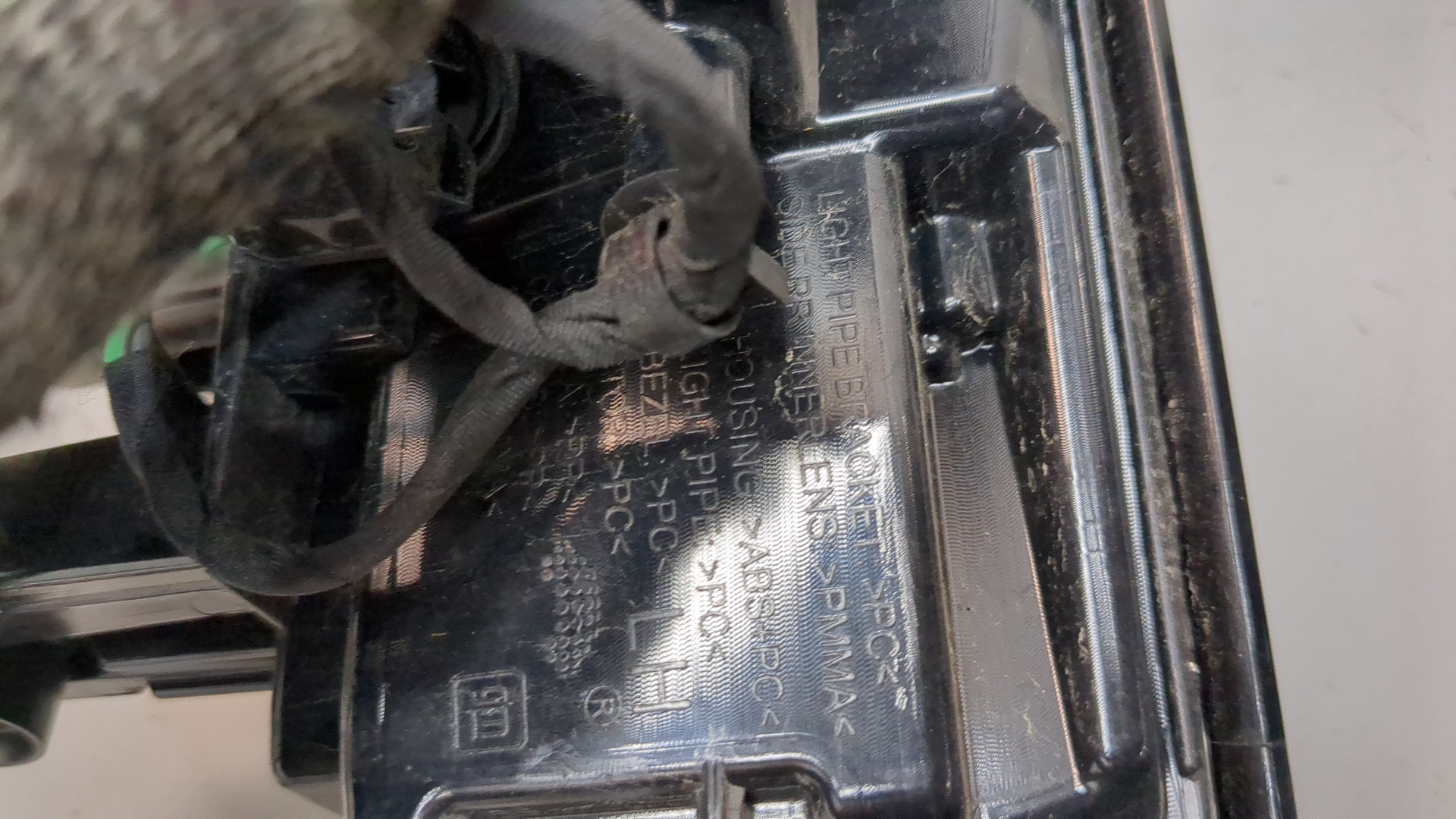 Фонарь задний левый