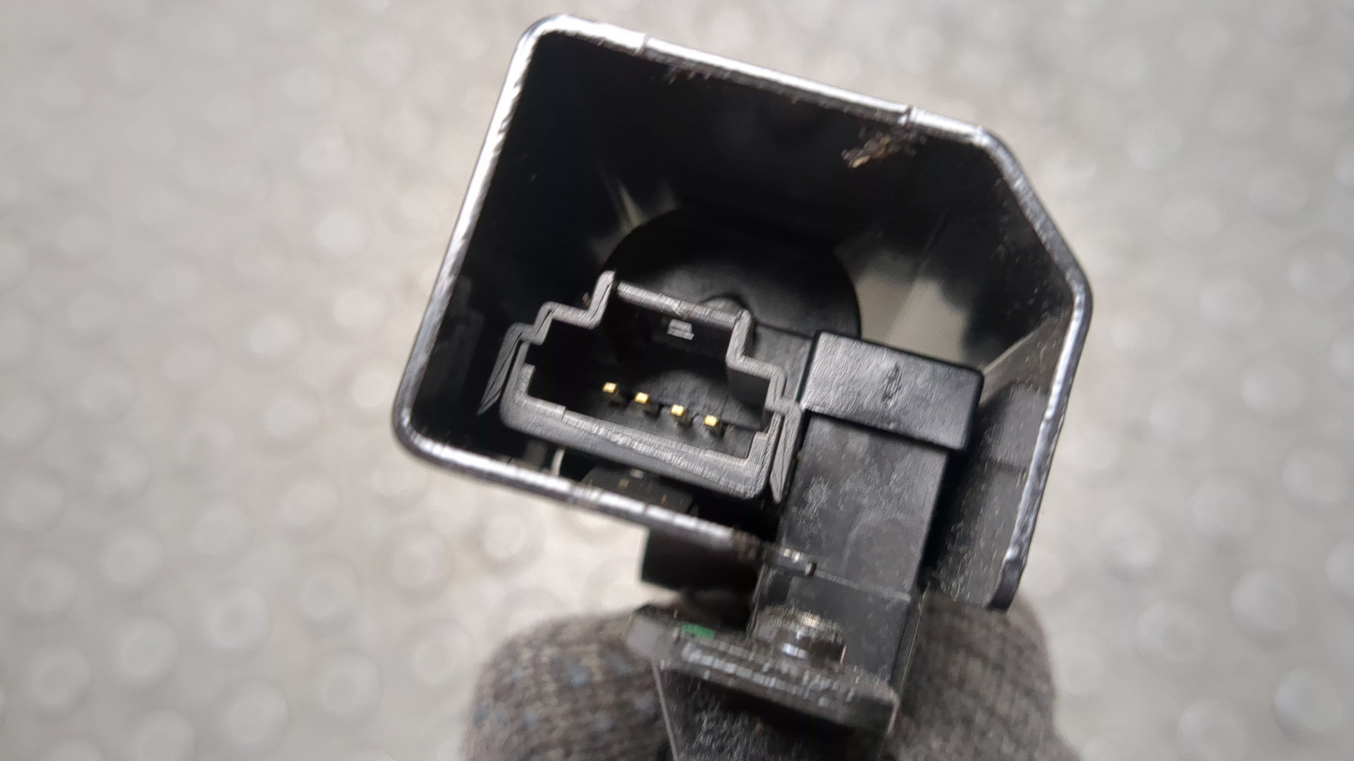 Замок багажника