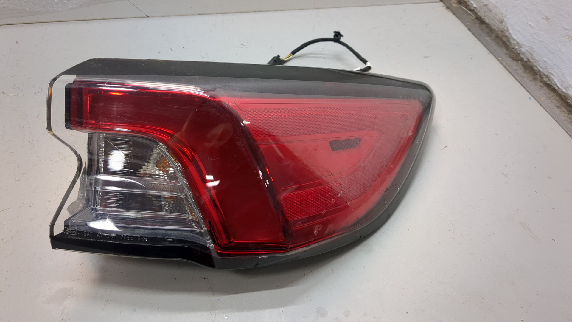 Фонарь задний правый