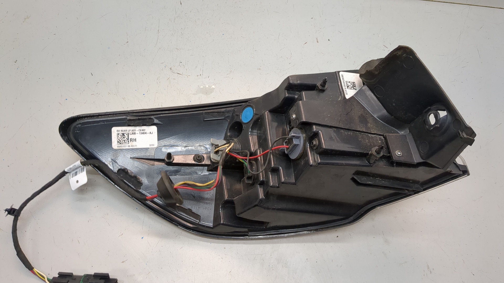 Фонарь задний правый