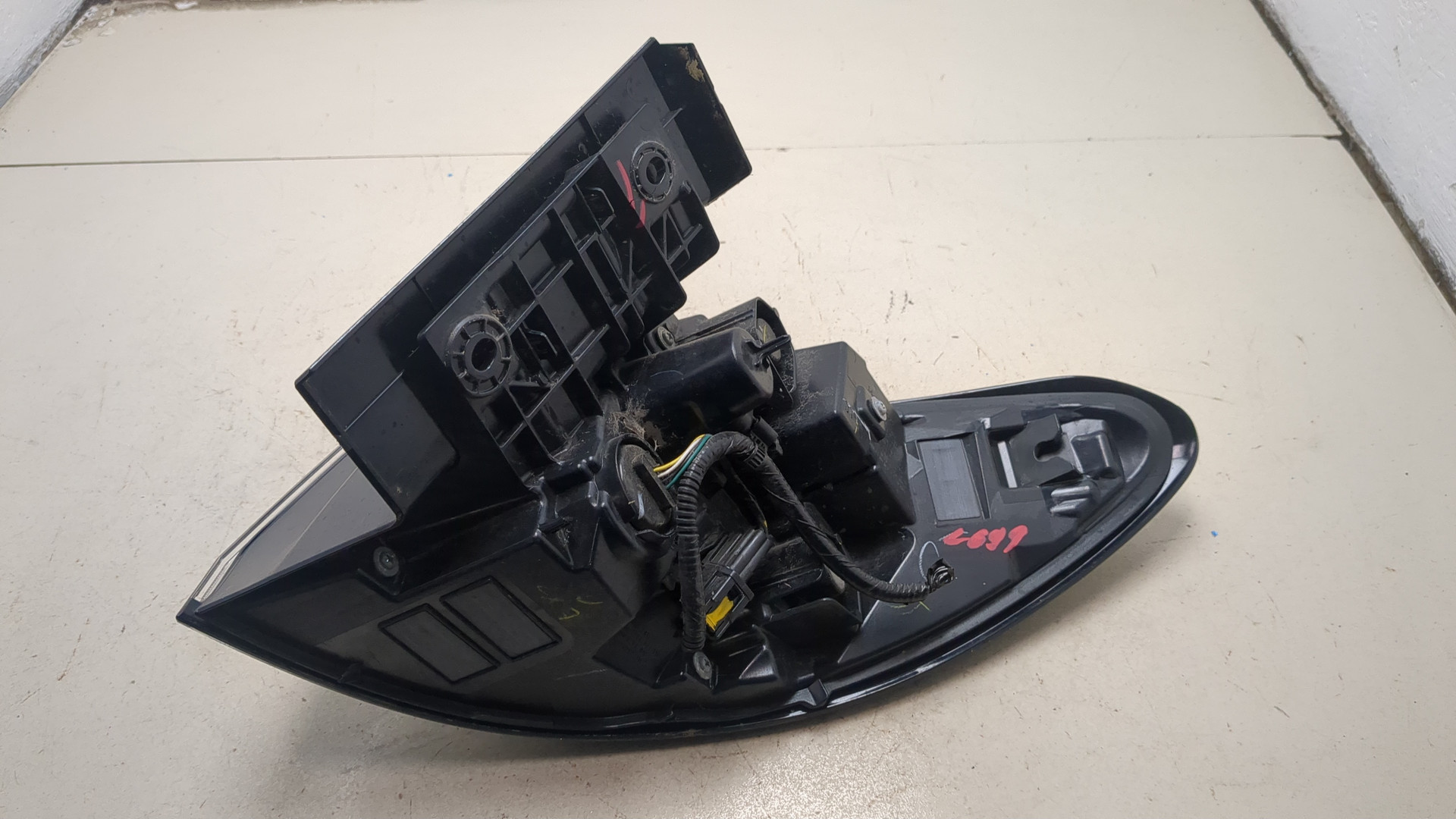 Фонарь задний левый