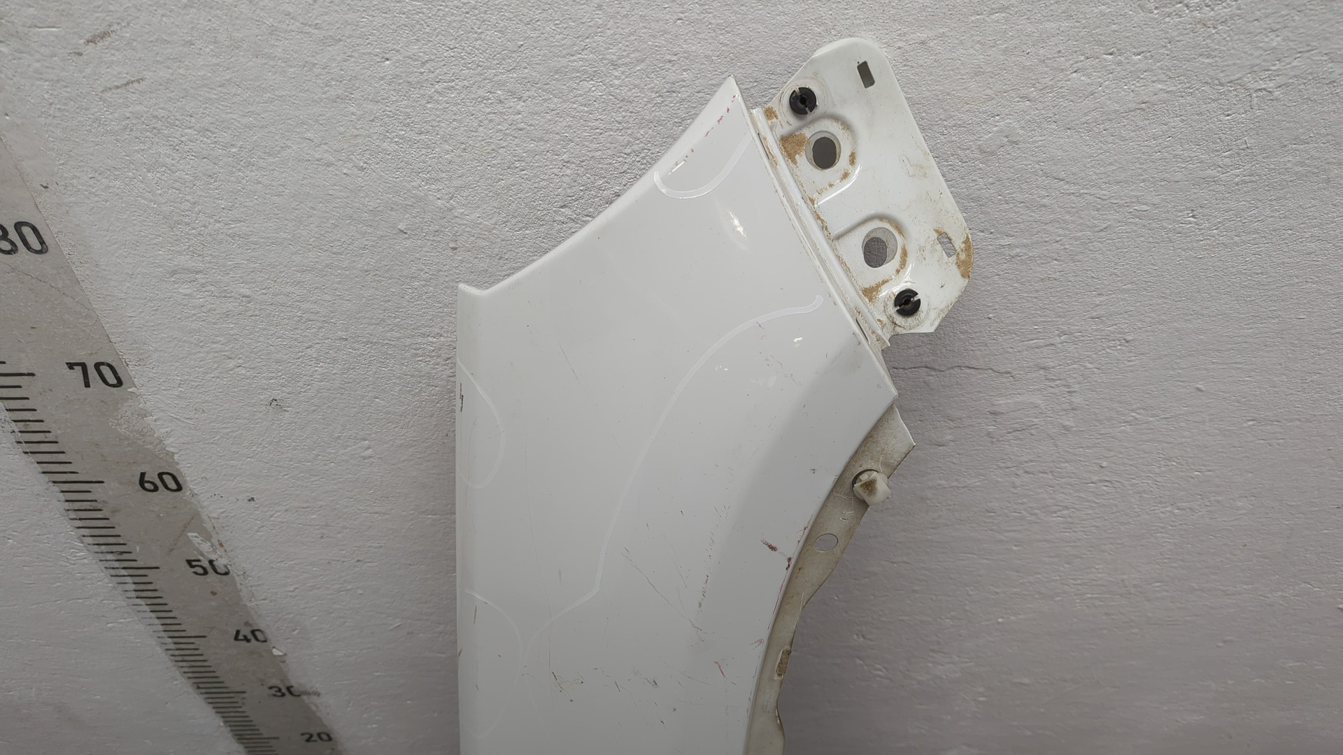 Крыло переднее правое