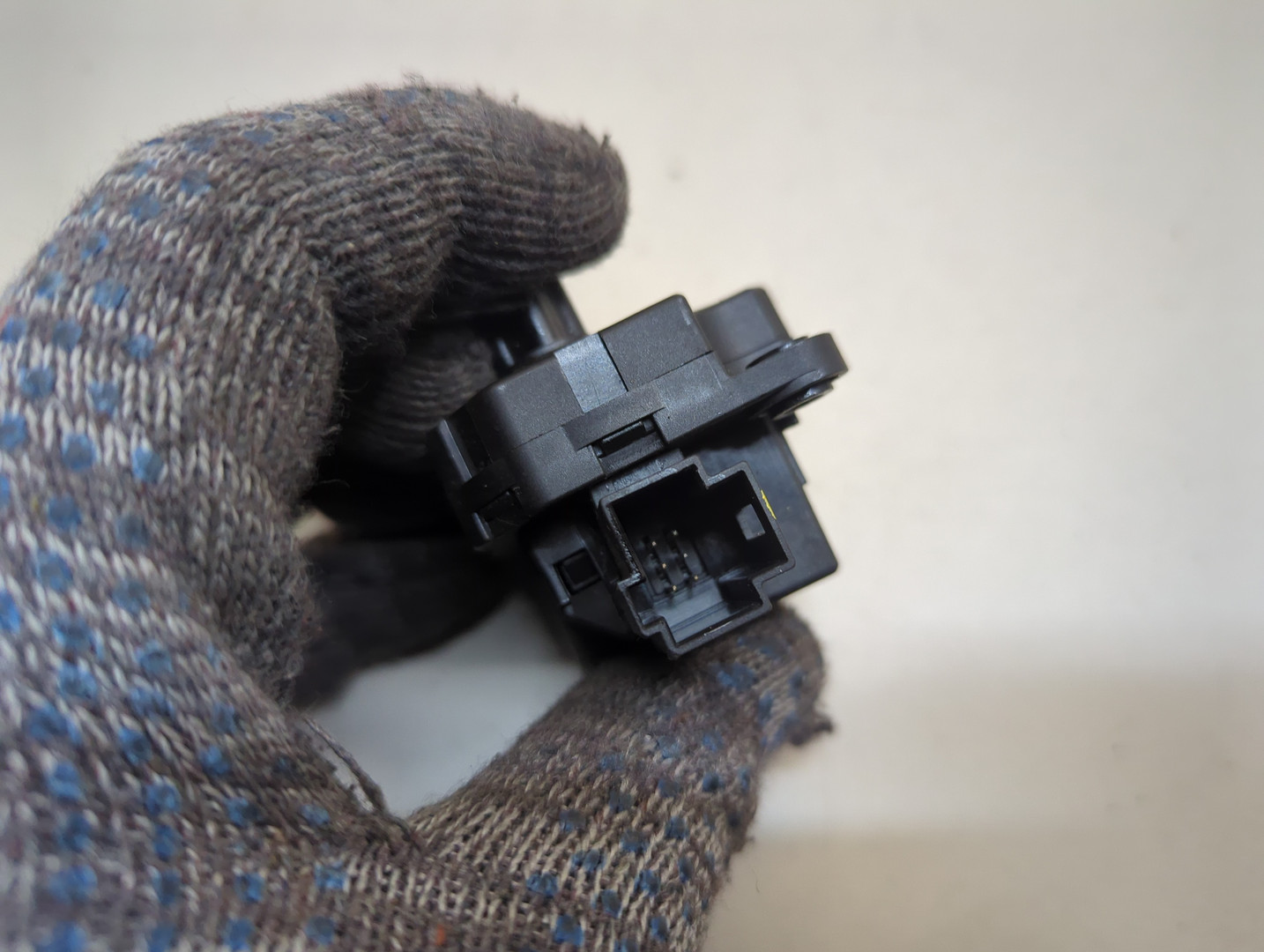 Моторчик заслонки печки