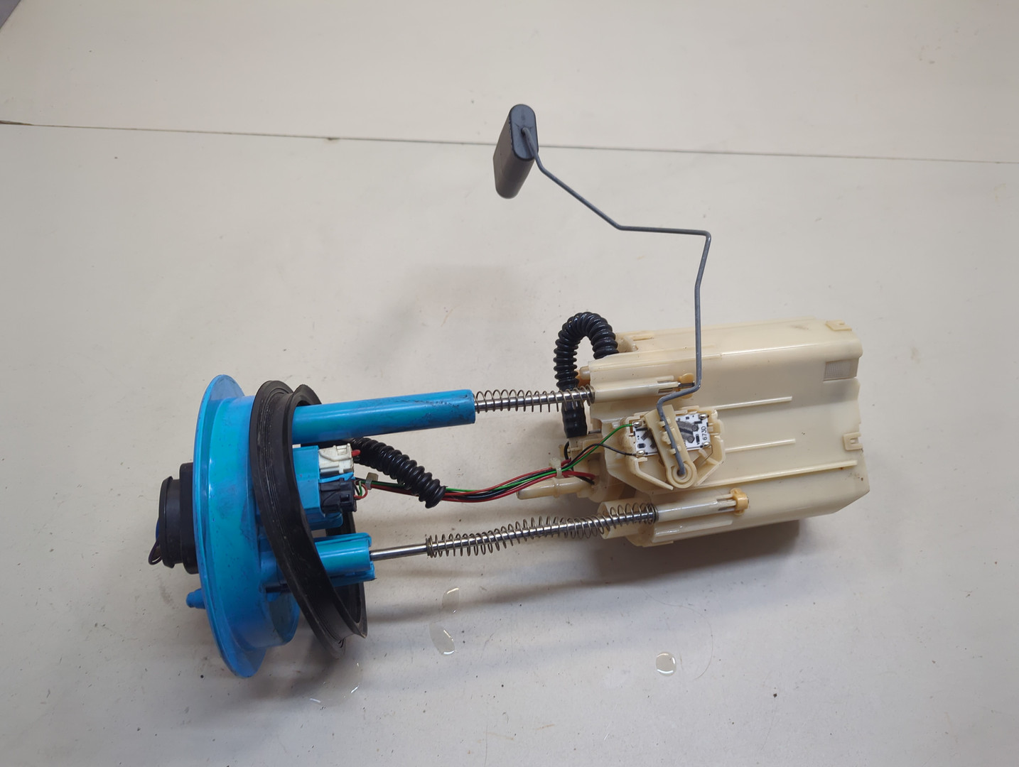 Насос топливный электрический