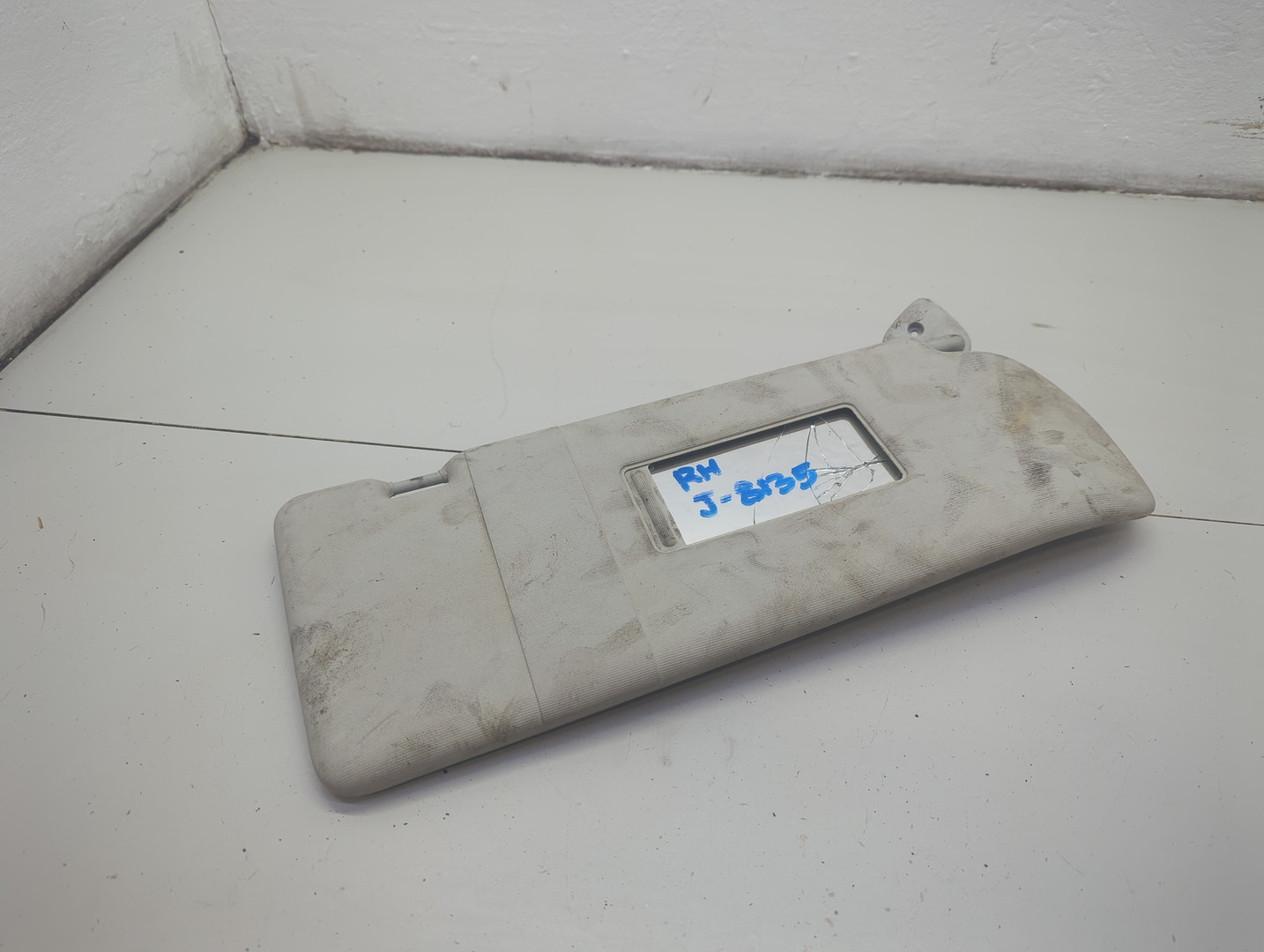 Козырек солнцезащитный