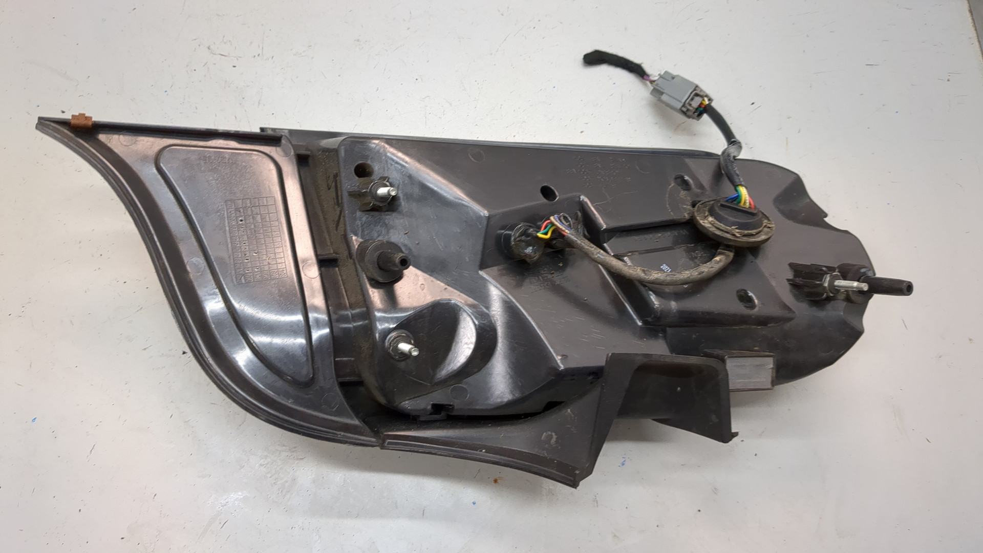 Фонарь задний правый