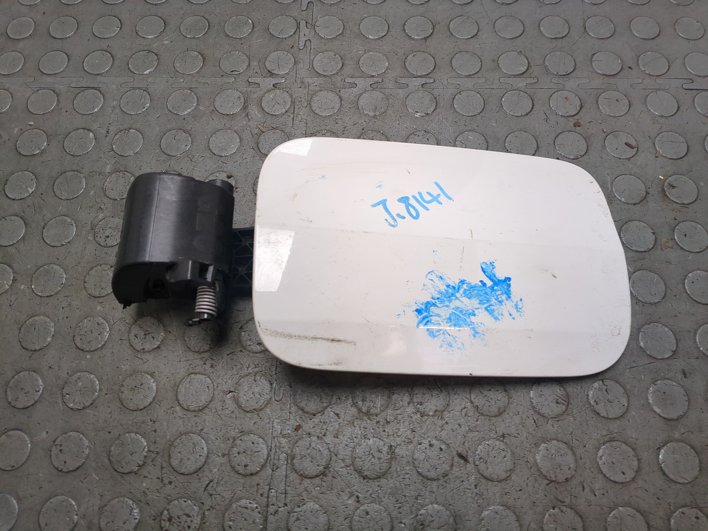 Лючок бензобака