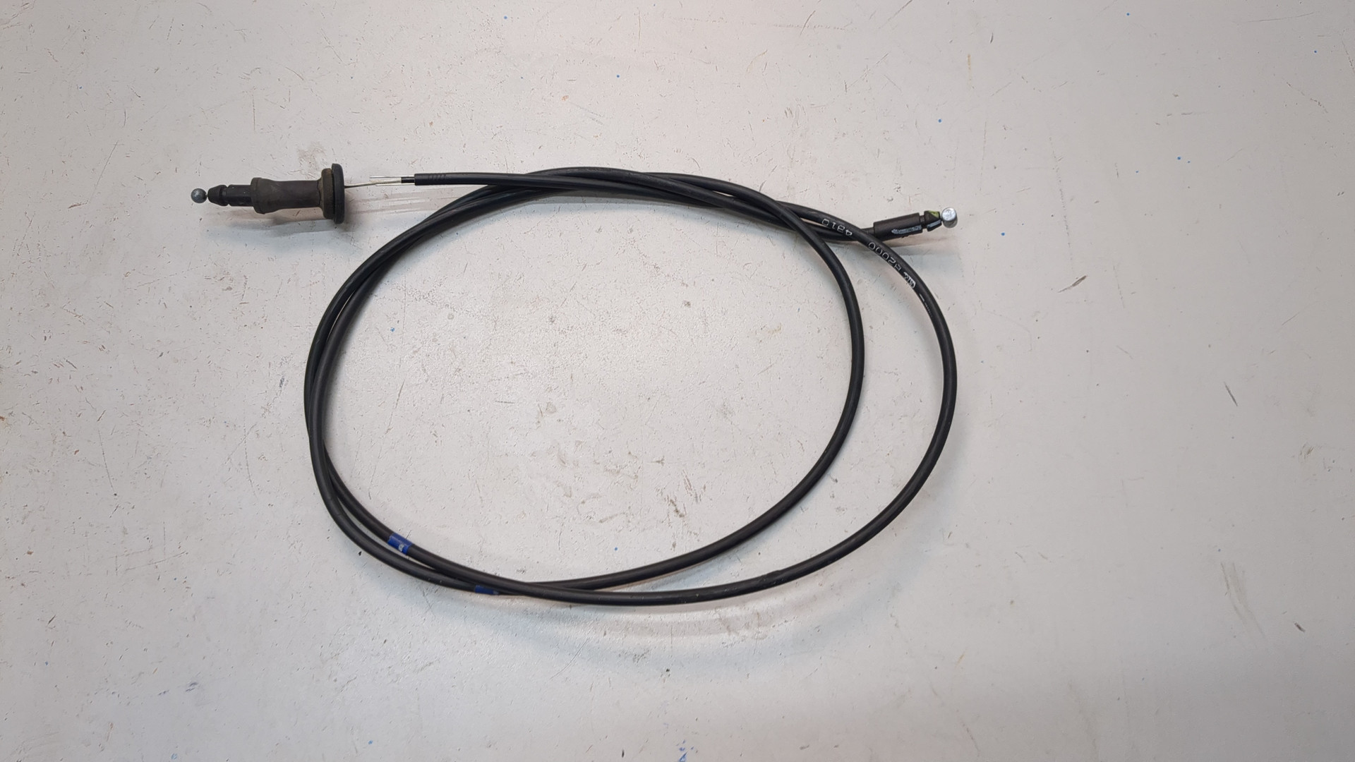 Трос открывания капота