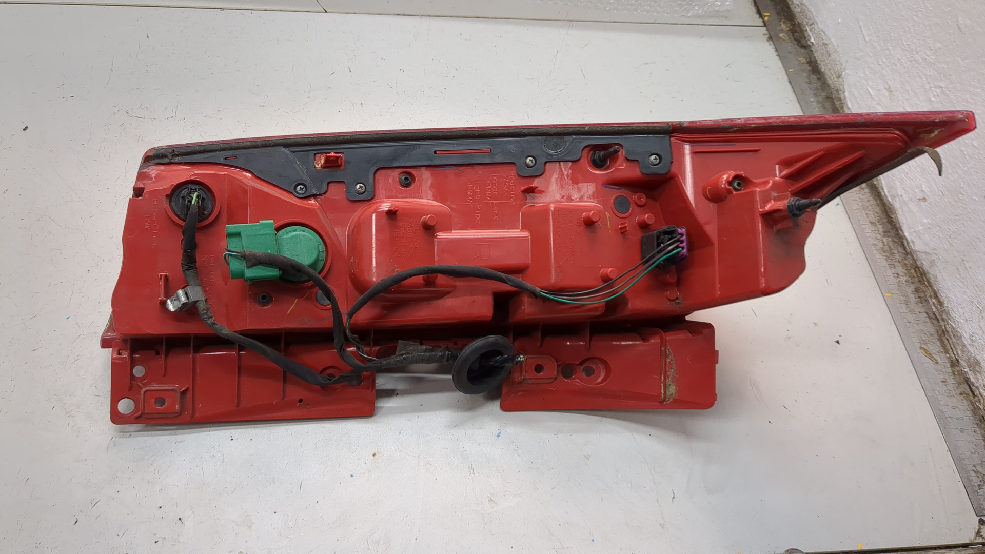 Фонарь задний правый