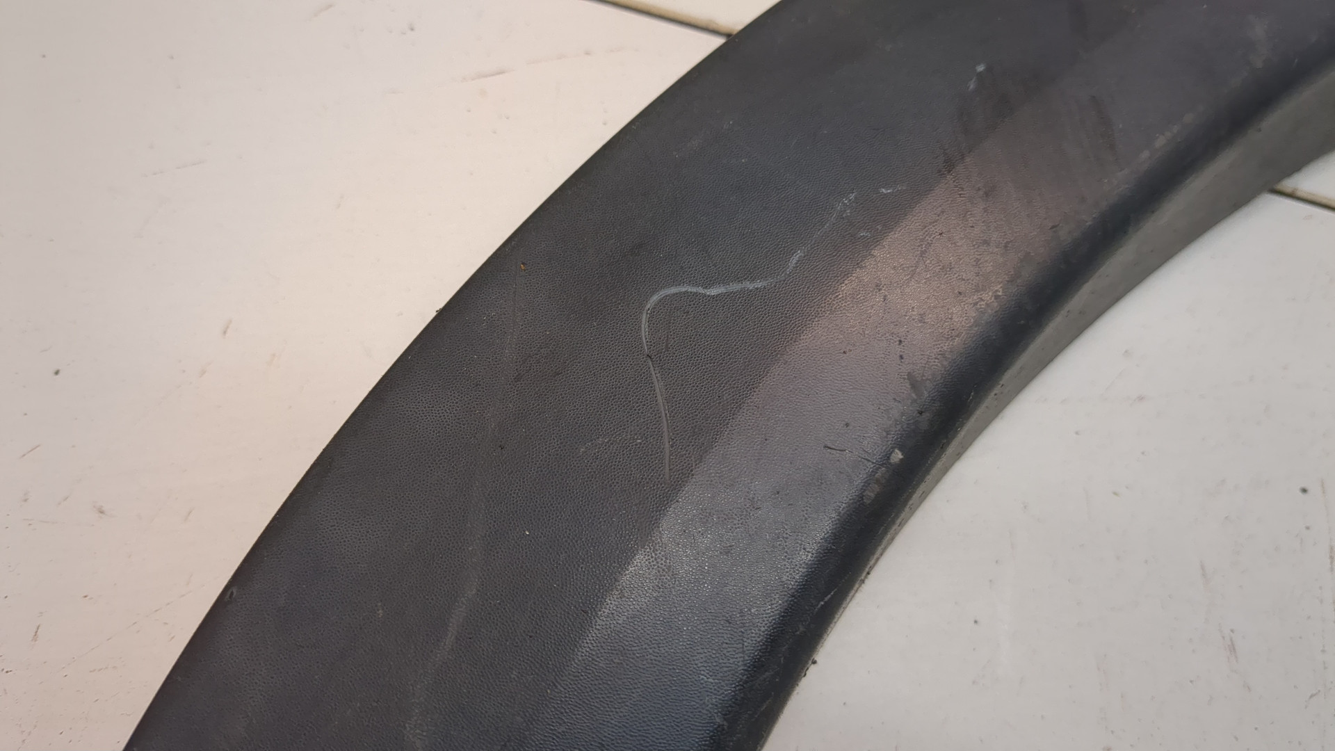 Молдинг заднего крыла правого