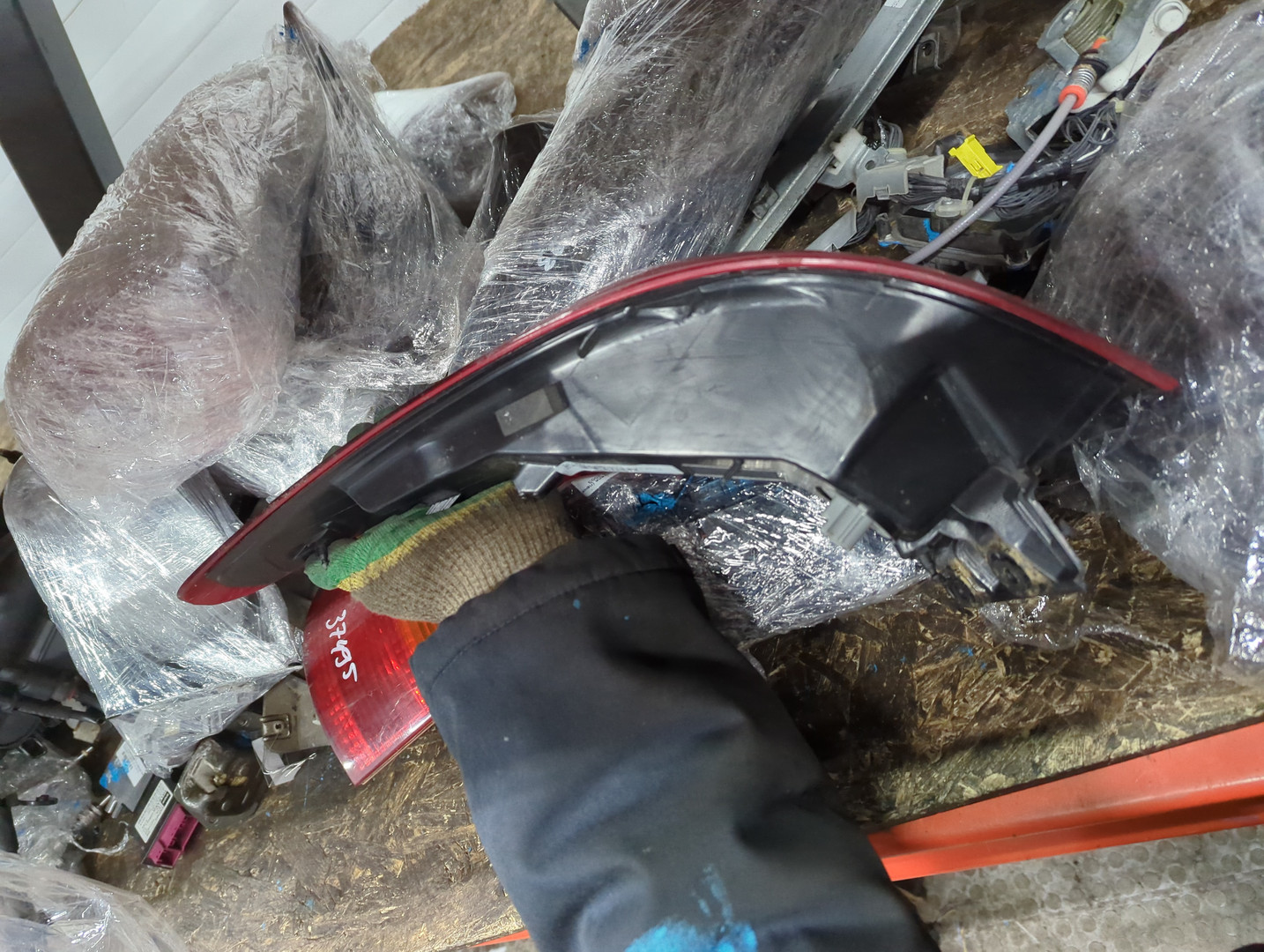 Фонарь задний левый