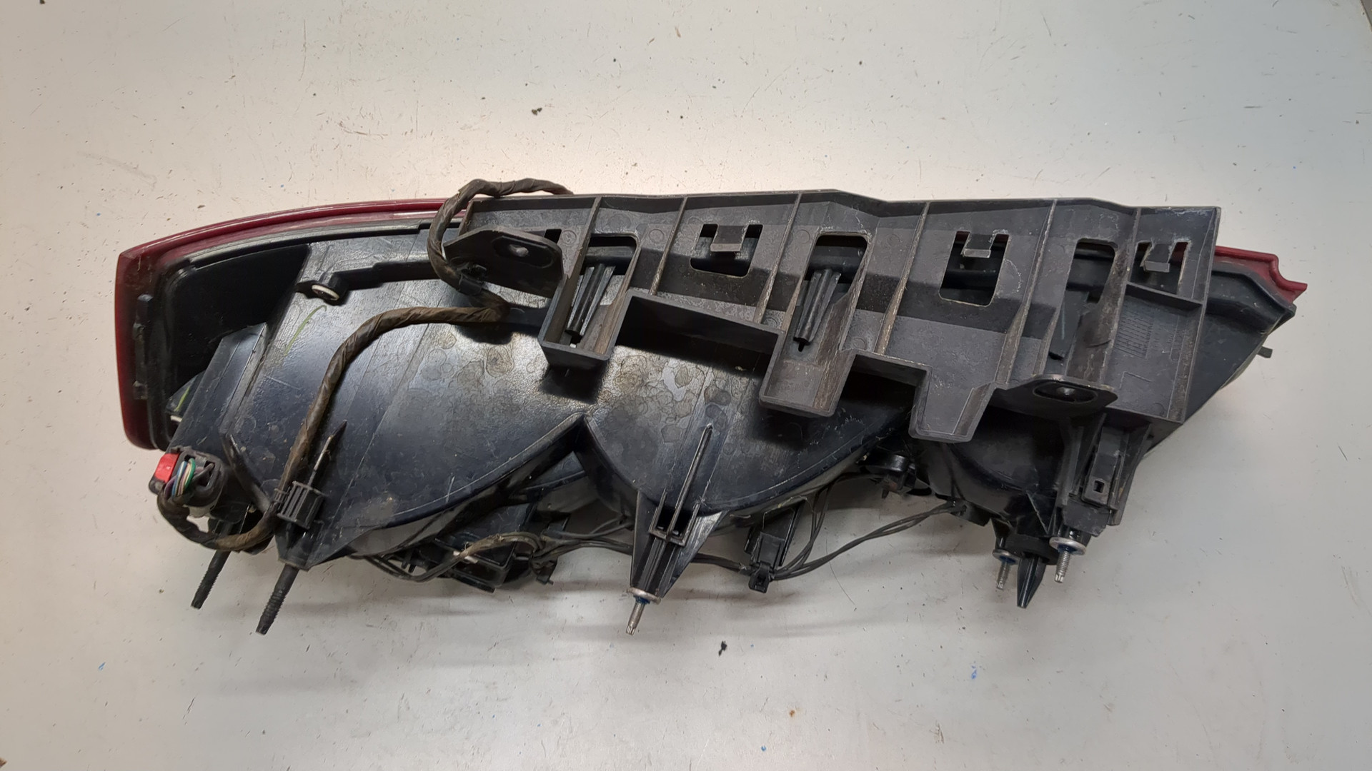 Фонарь задний левый