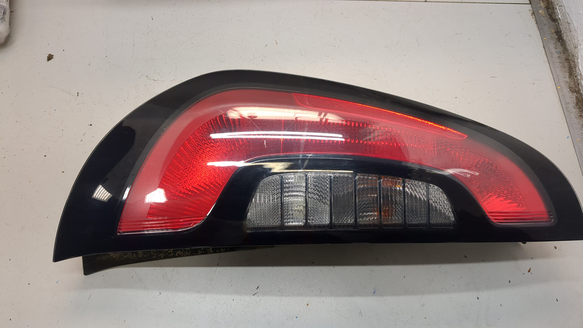 Фонарь задний левый