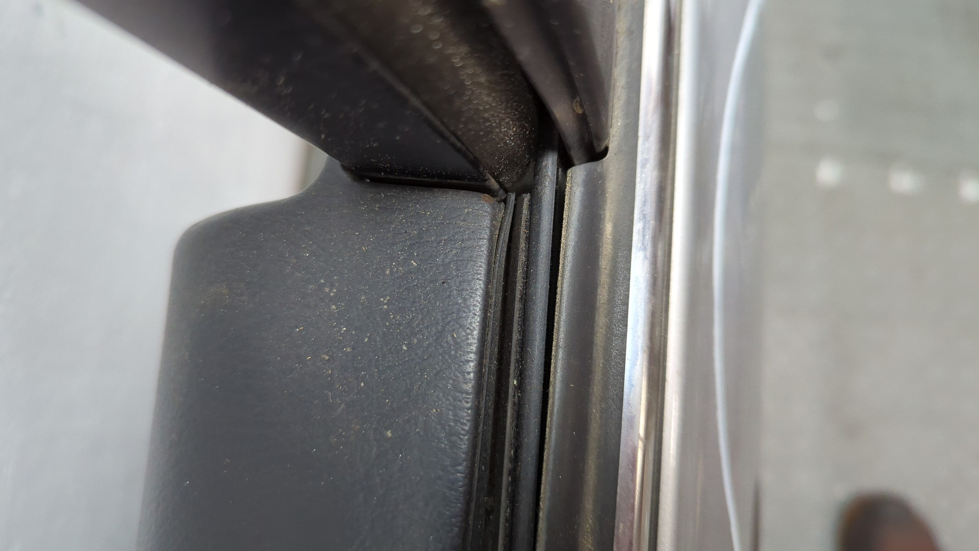 Дверь задняя левая