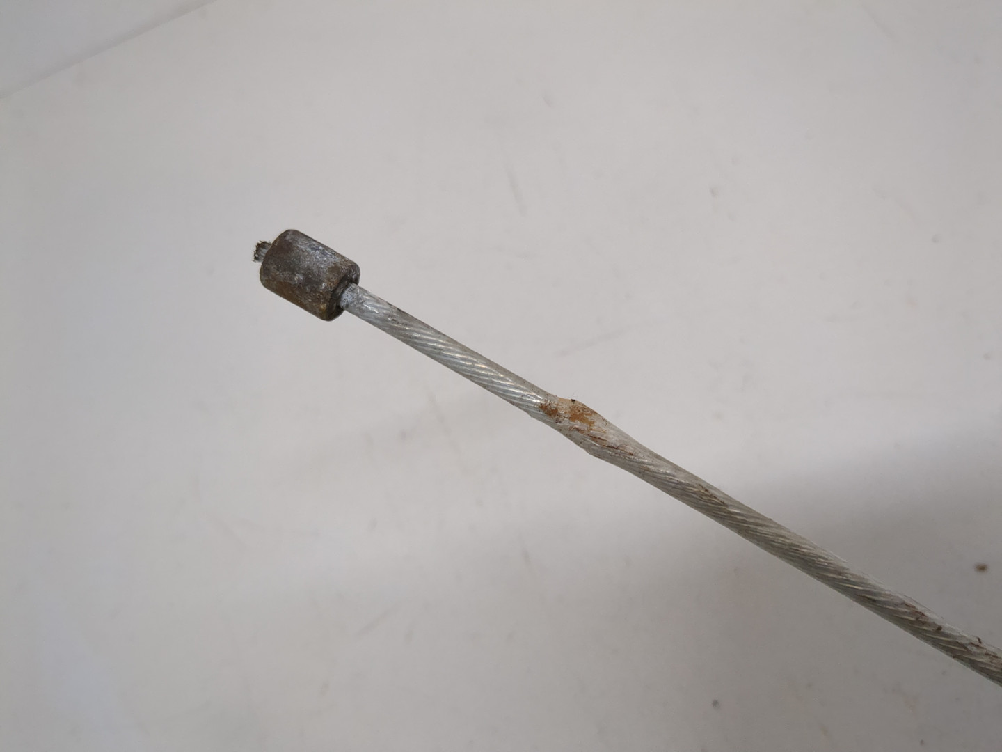 Трос стояночного тормоза