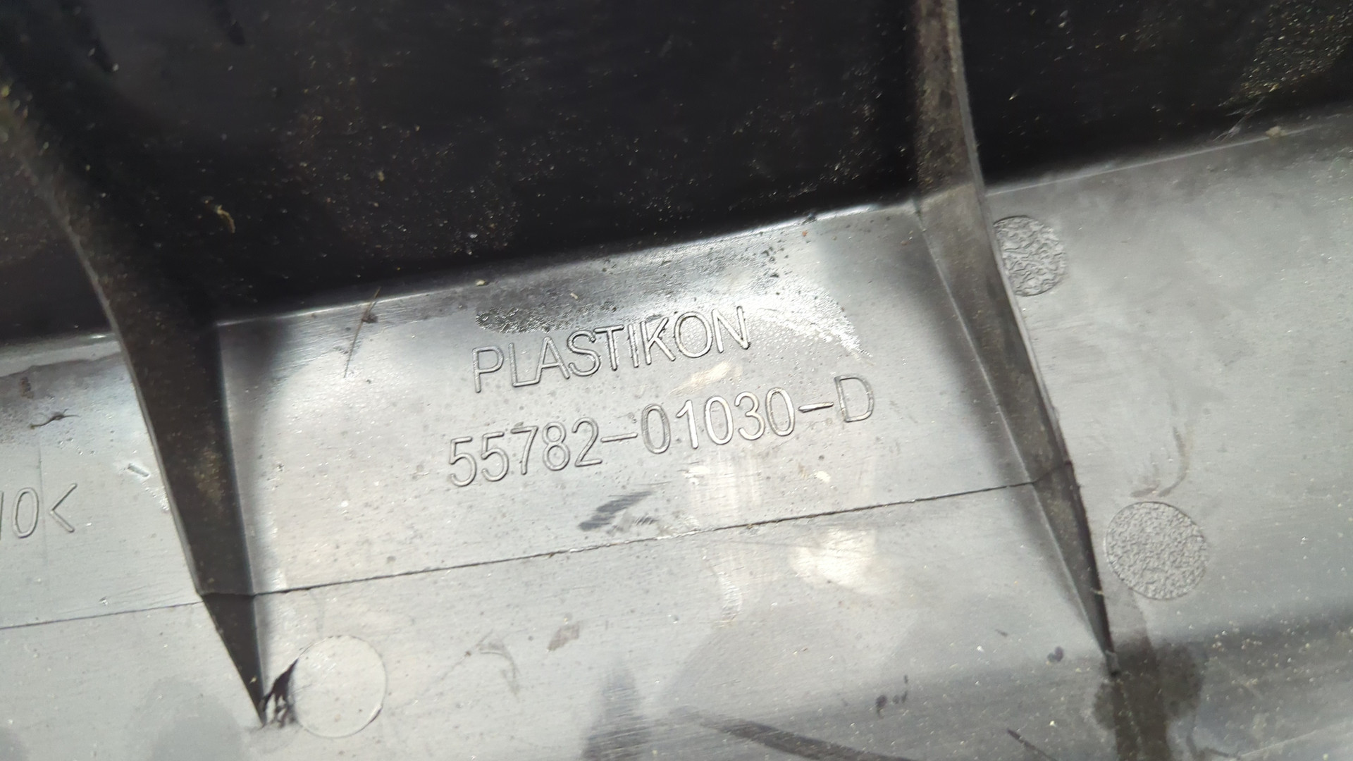 Решетка стеклоочистителей (Жабо)