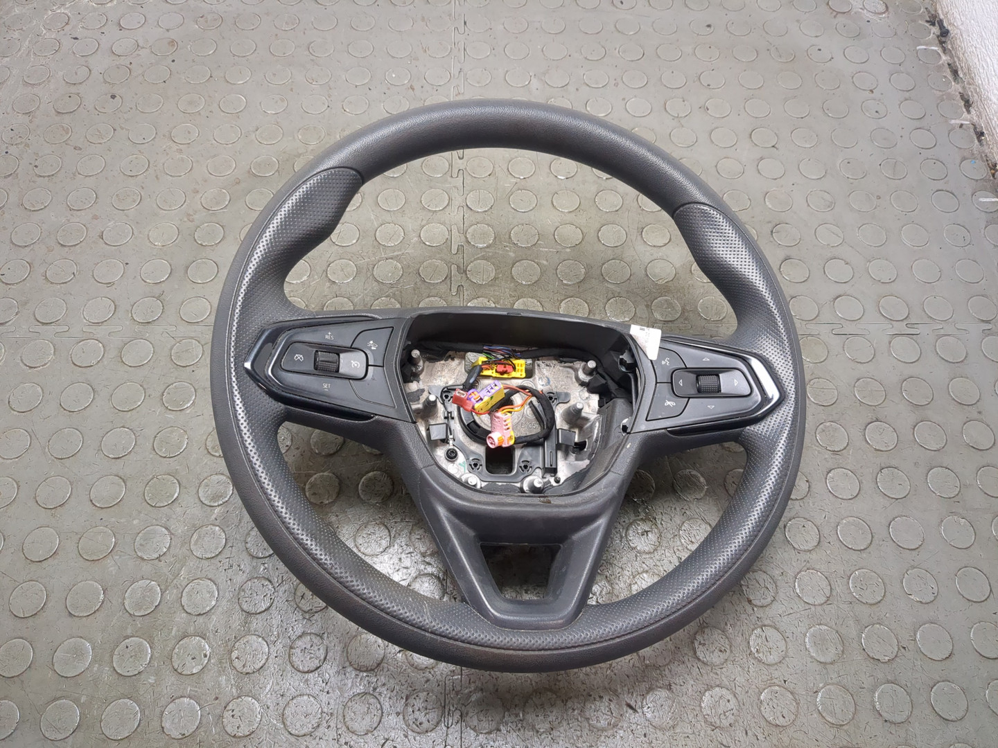 Рулевое колесо (руль)