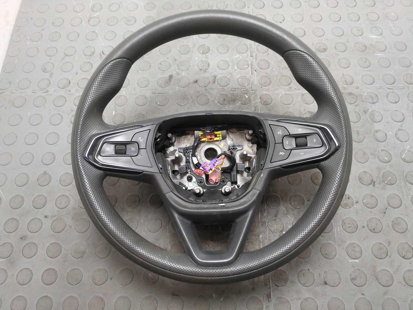 Рулевое колесо (руль)