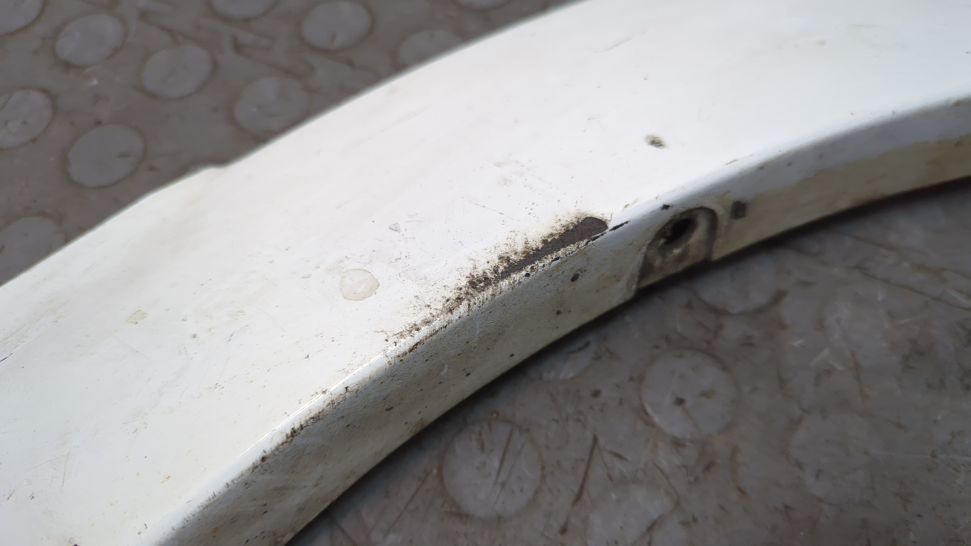 Накладка переднего крыла правого