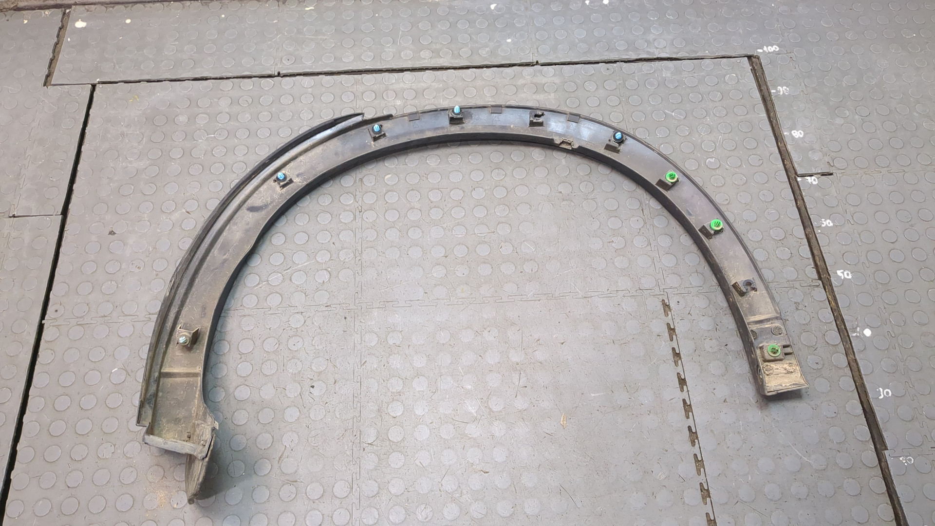 Молдинг заднего крыла правого