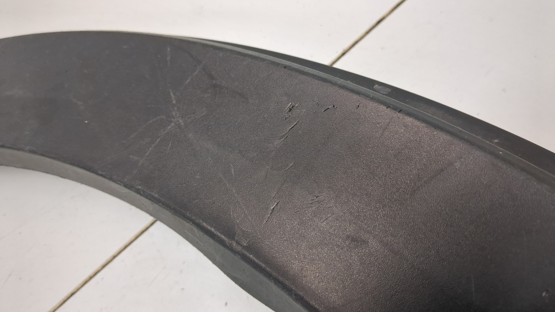 Молдинг заднего крыла правого