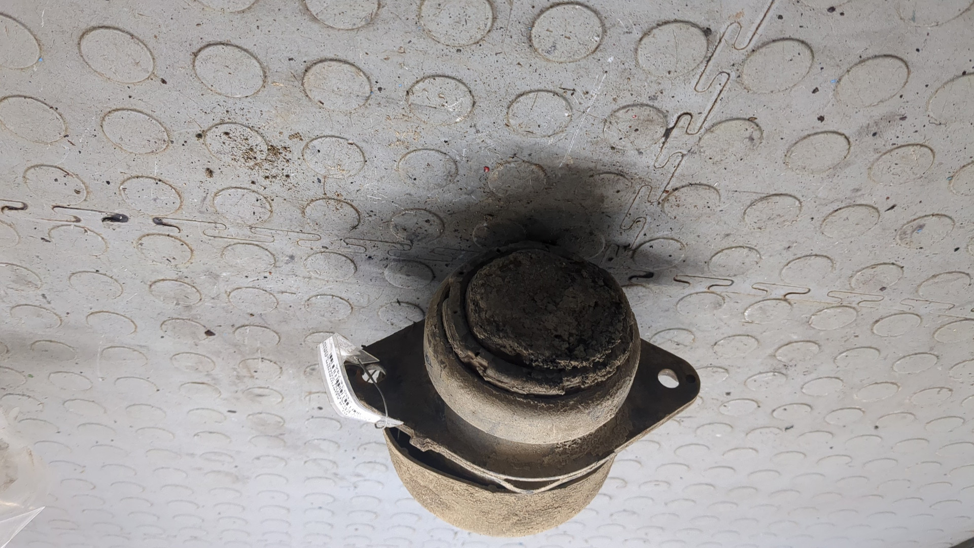 Опора двигателя