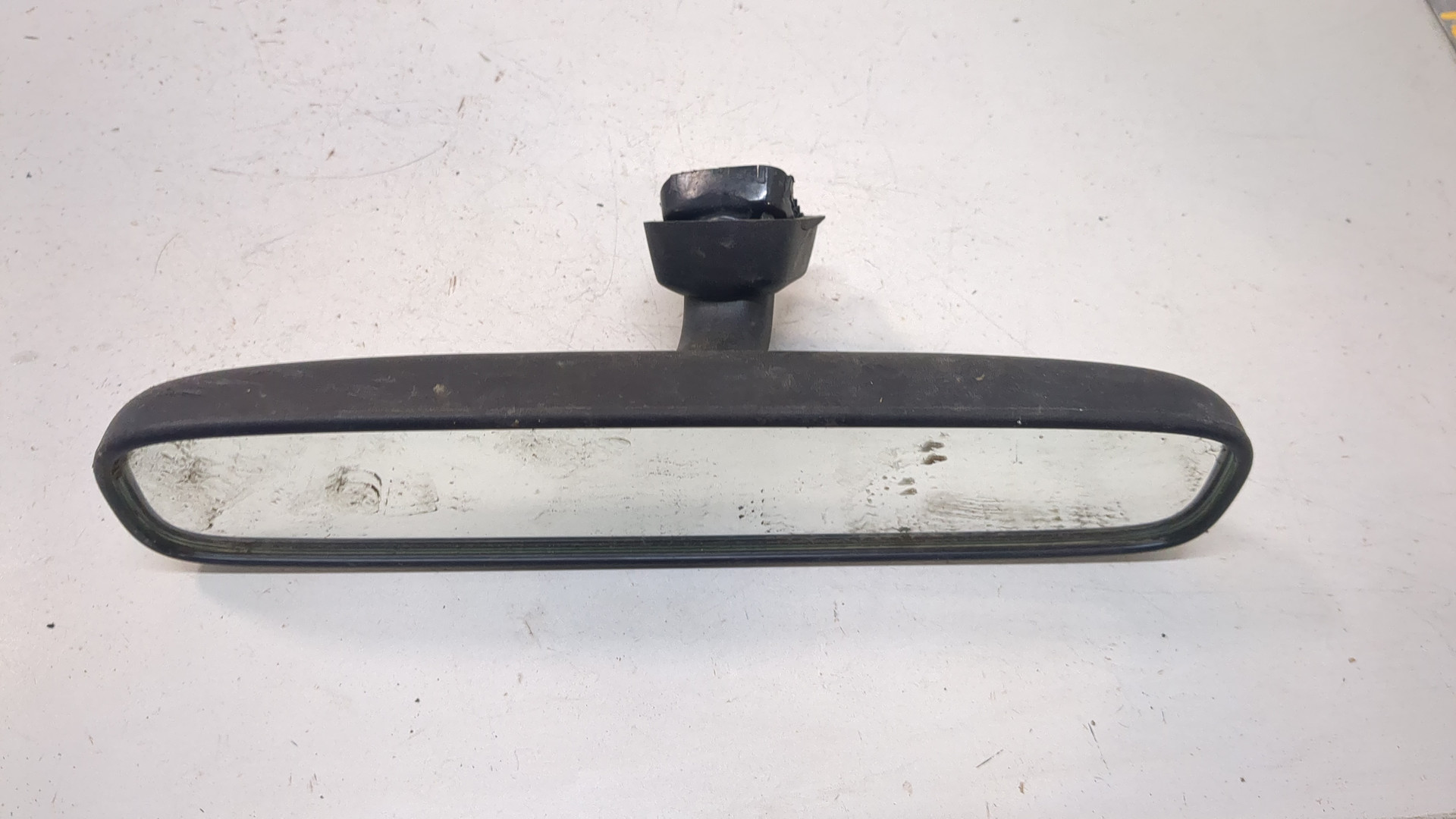 Зеркало заднего вида