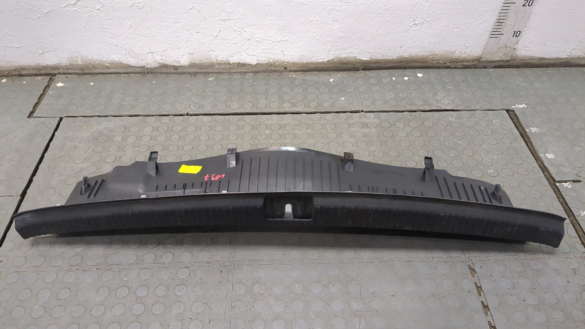 Обшивка багажника