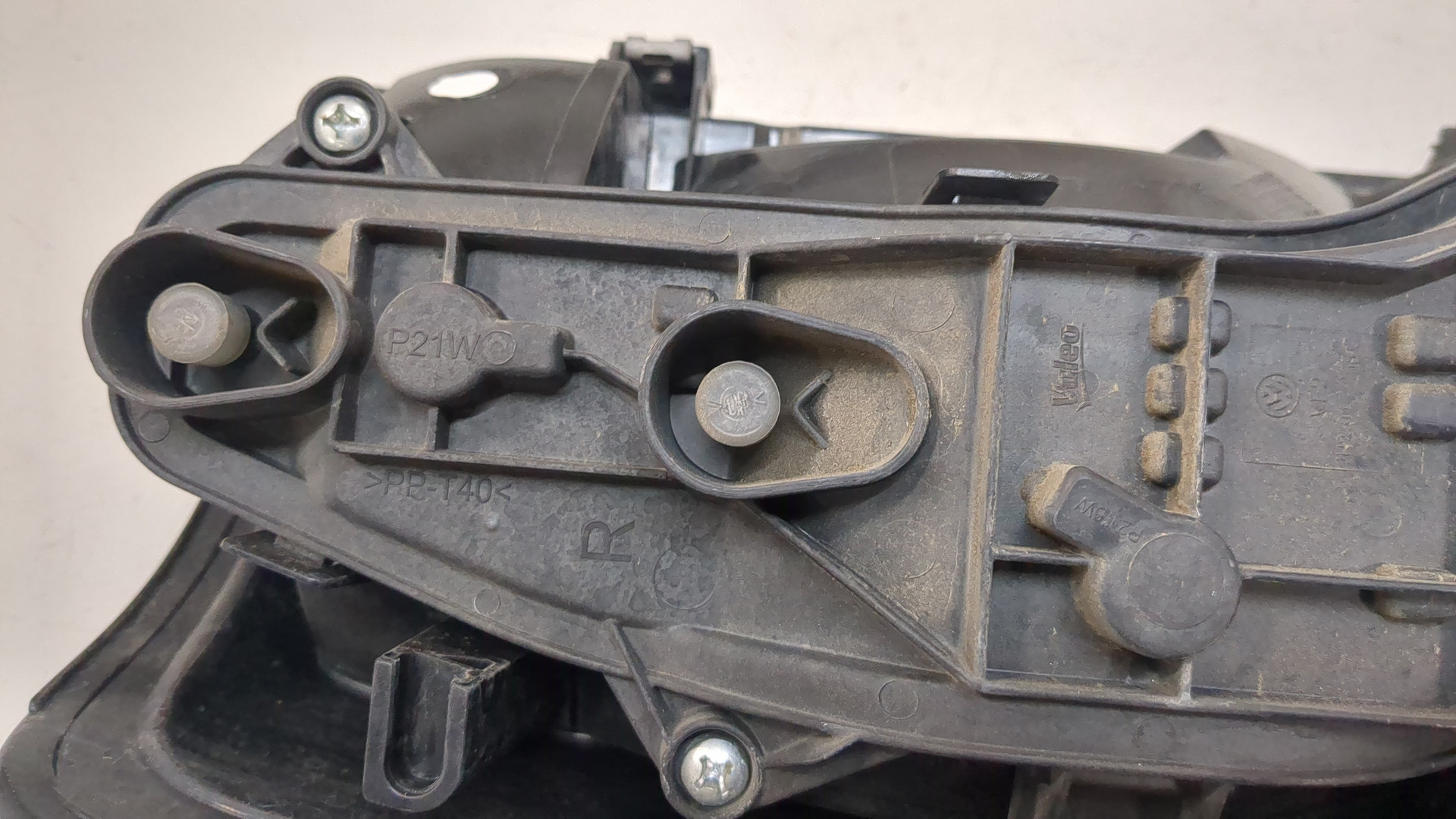 Фонарь задний правый