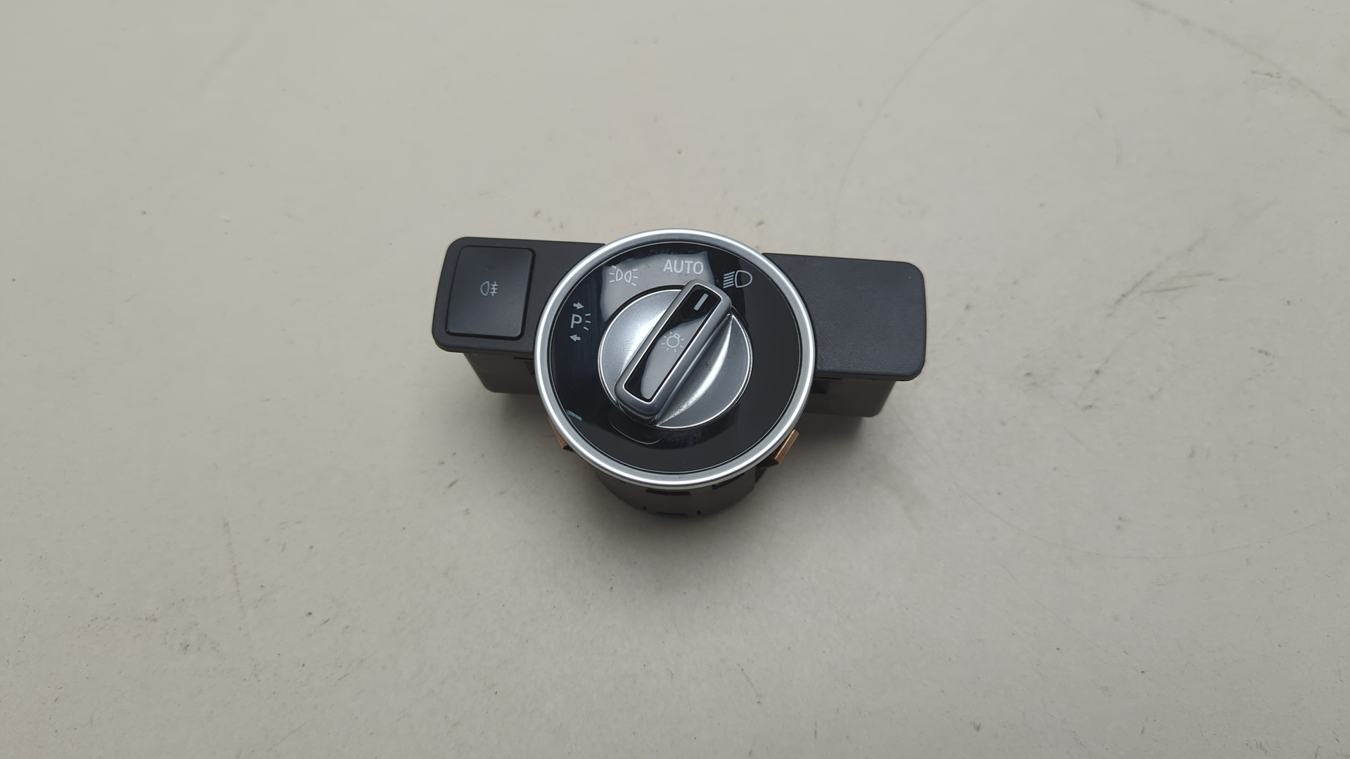 Переключатель света фар