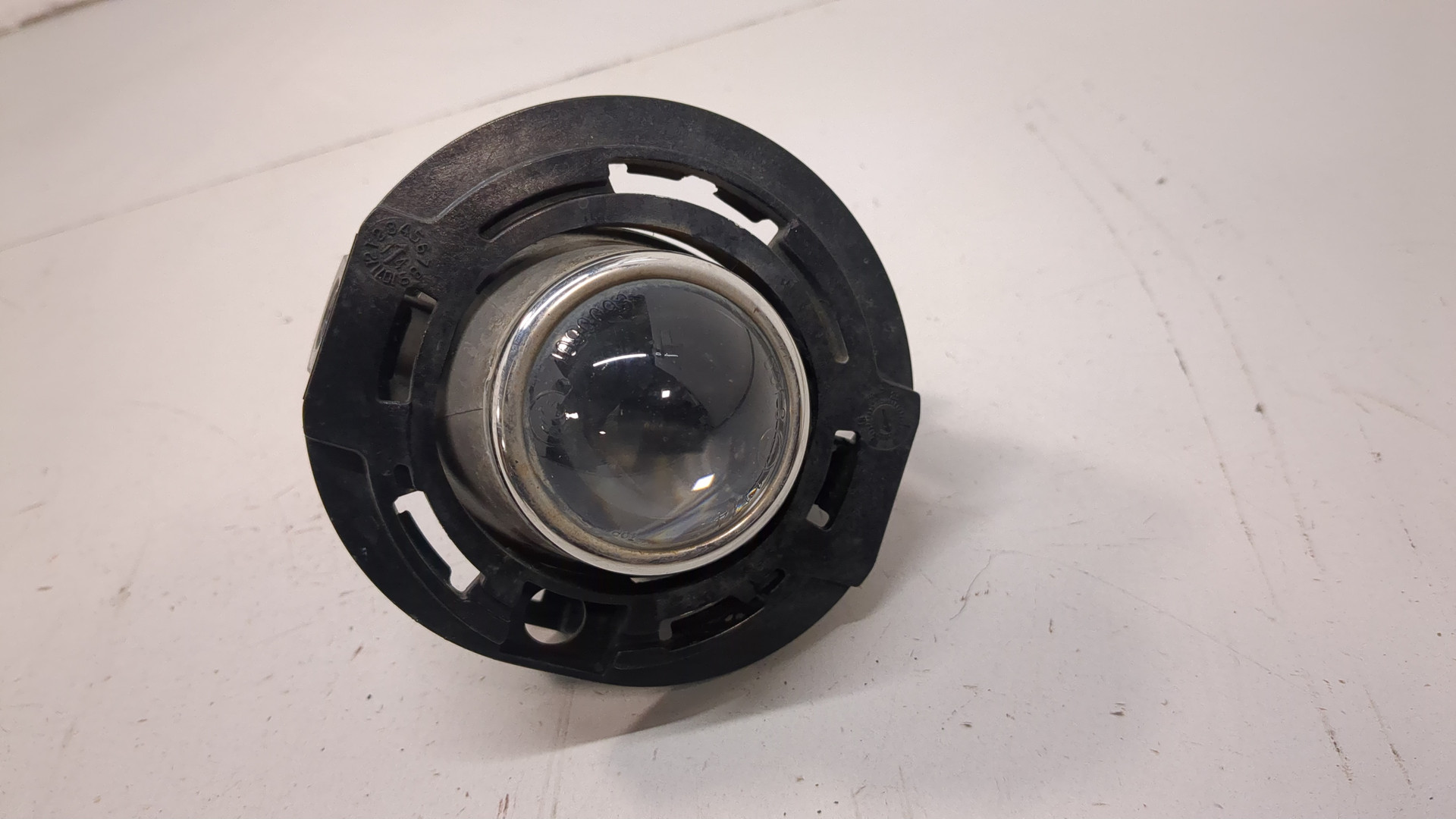 Фара противотуманная левая