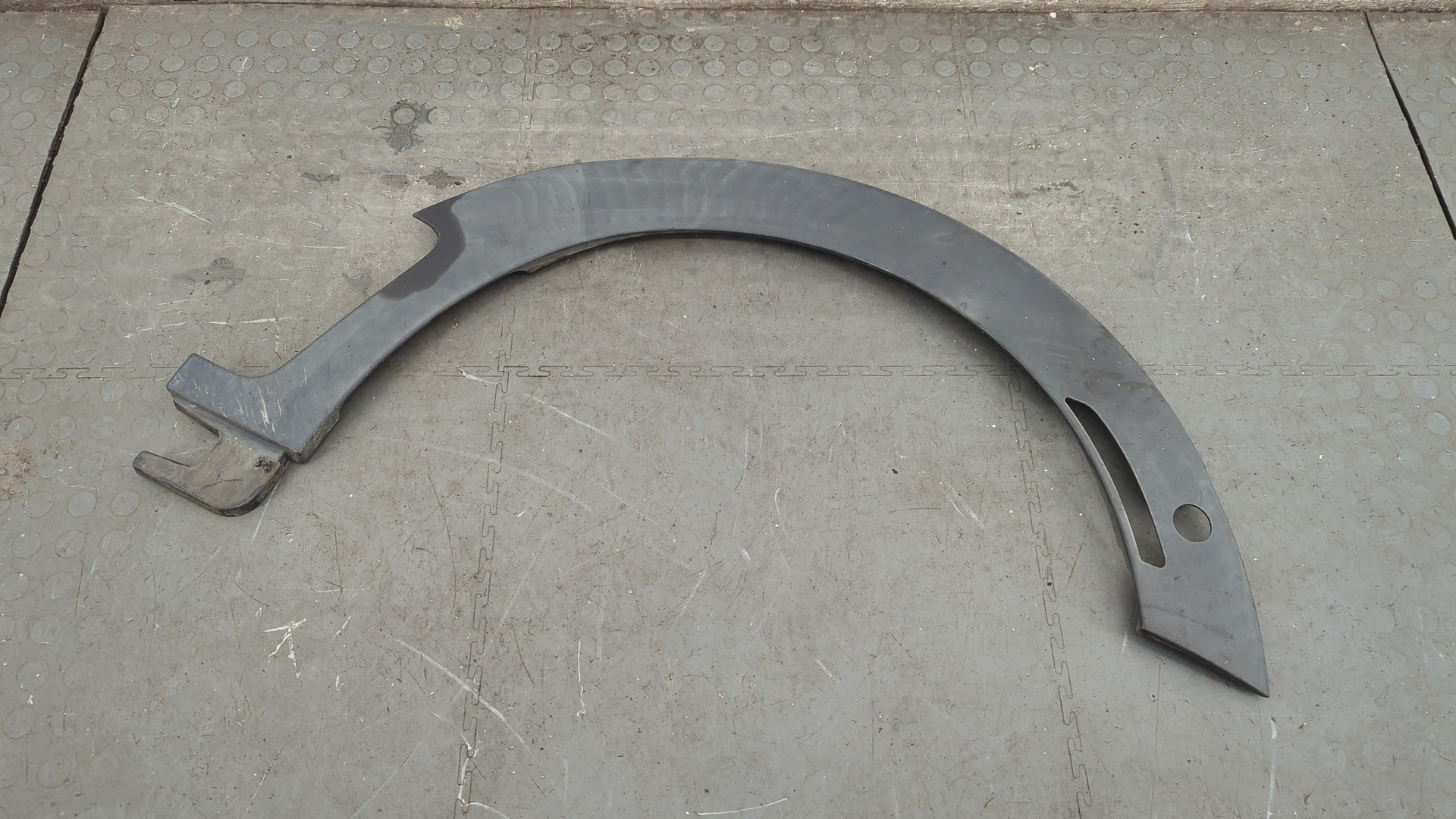 Накладка переднего крыла правого