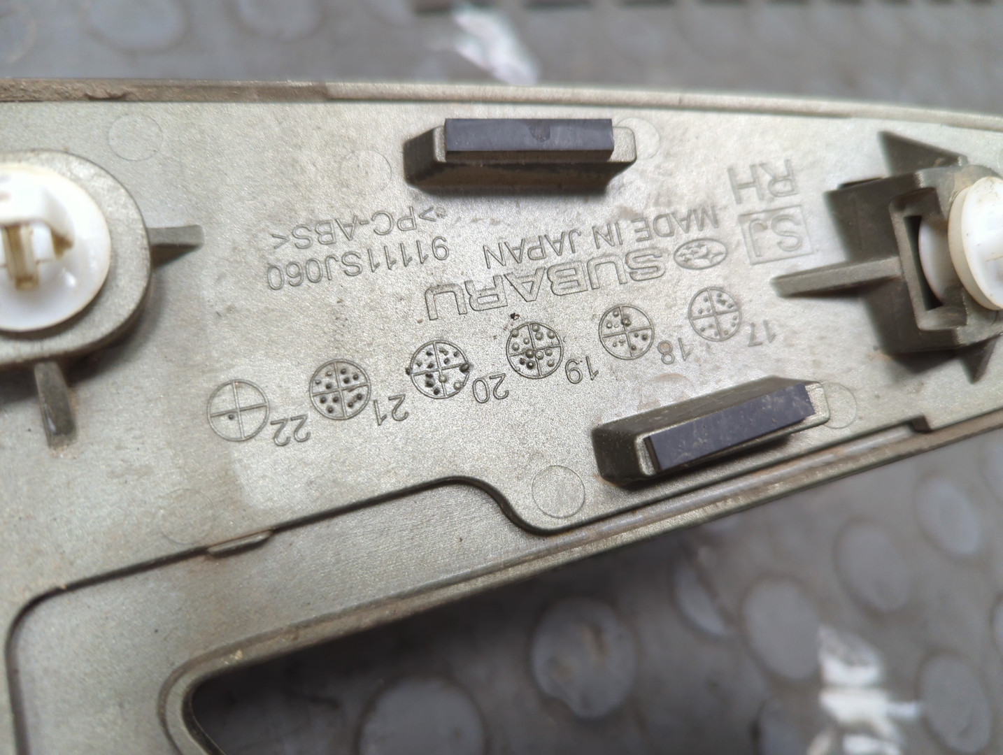 Накладка крышки багажника