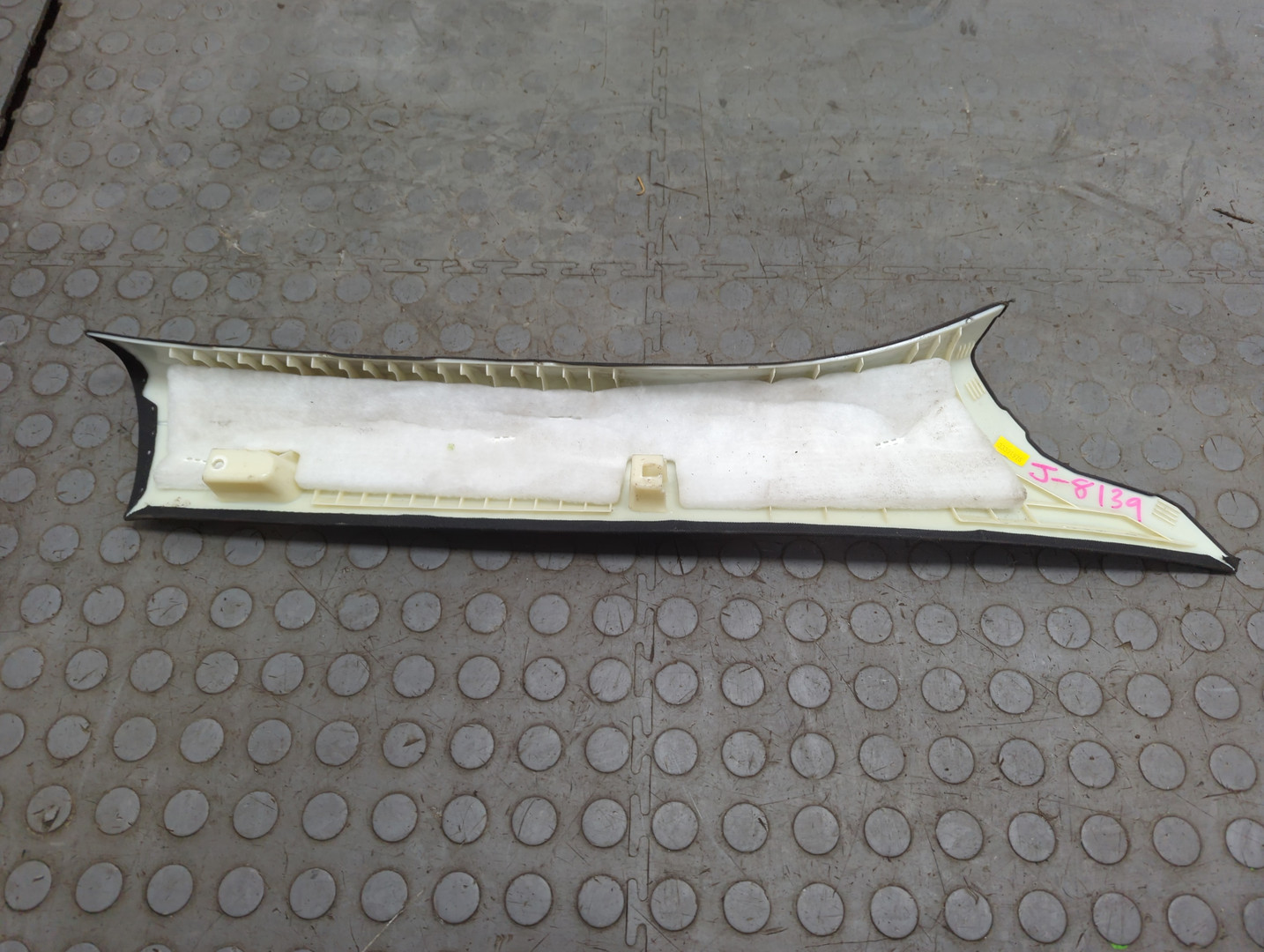 Обшивка стойки