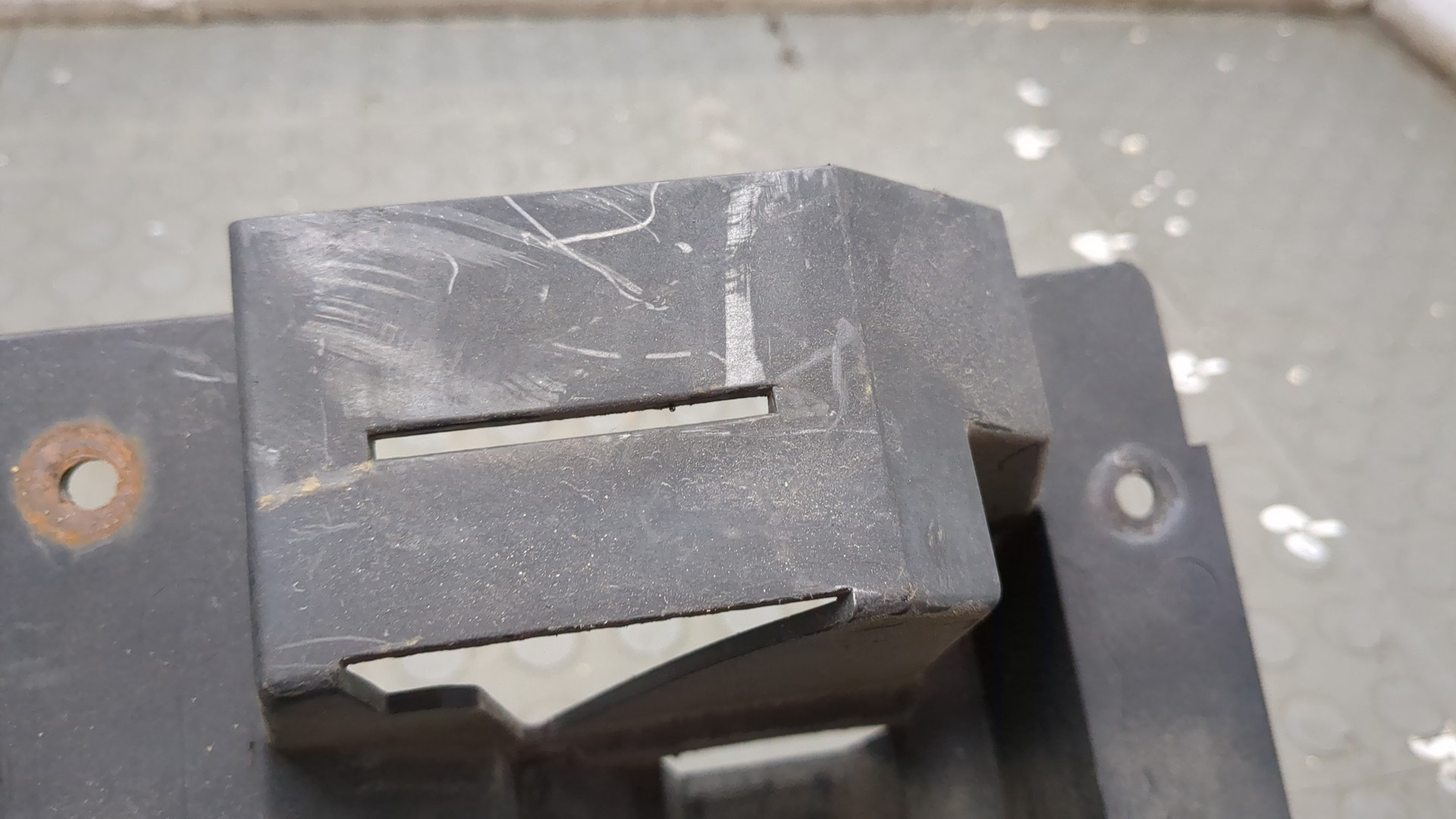 Кронштейн фар правый