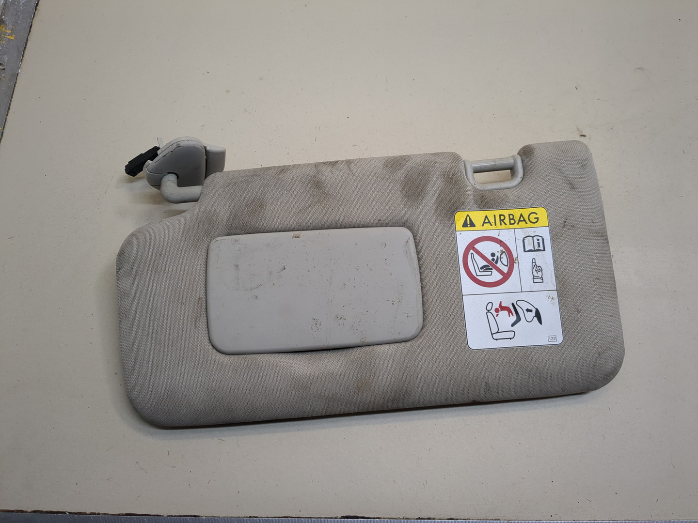 Козырек солнцезащитный